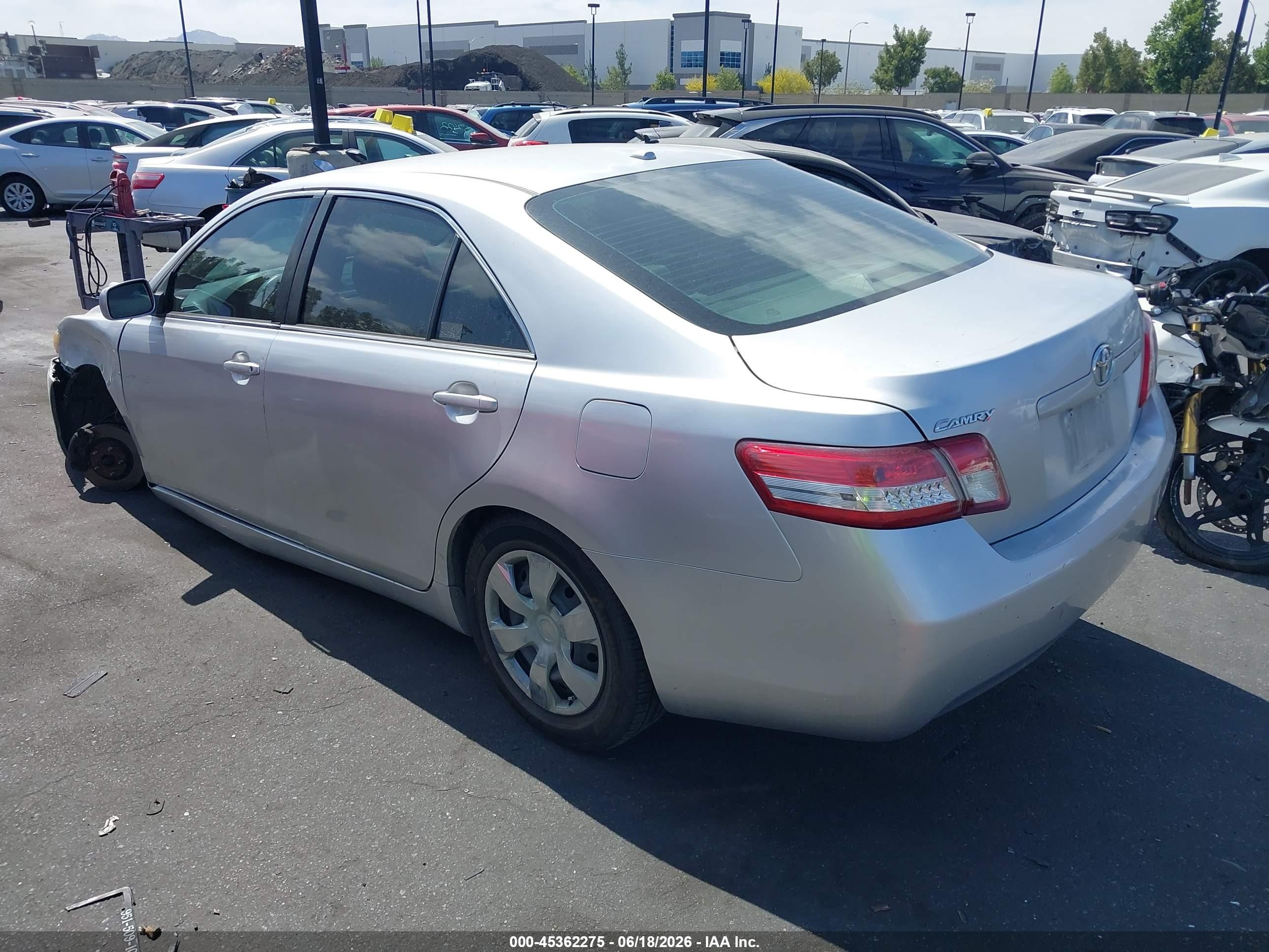 2011 Toyota Camry Le Silver vin: 4T1BF3EKXBU209899