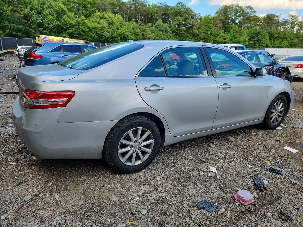 2011 Toyota Camry Xle Silver vin: 4T1BF3EKXBU225214