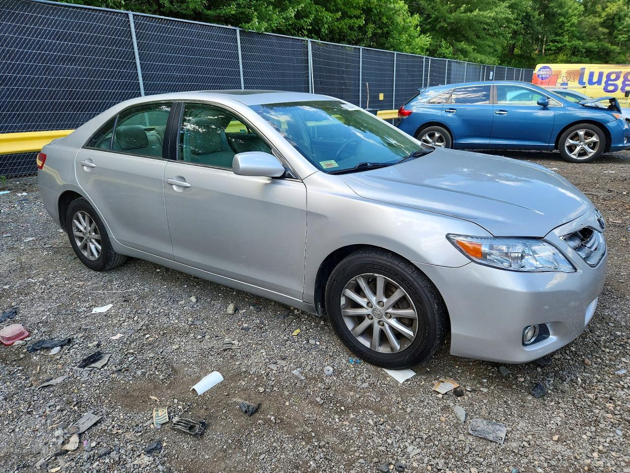2011 Toyota Camry Xle Silver vin: 4T1BF3EKXBU225214