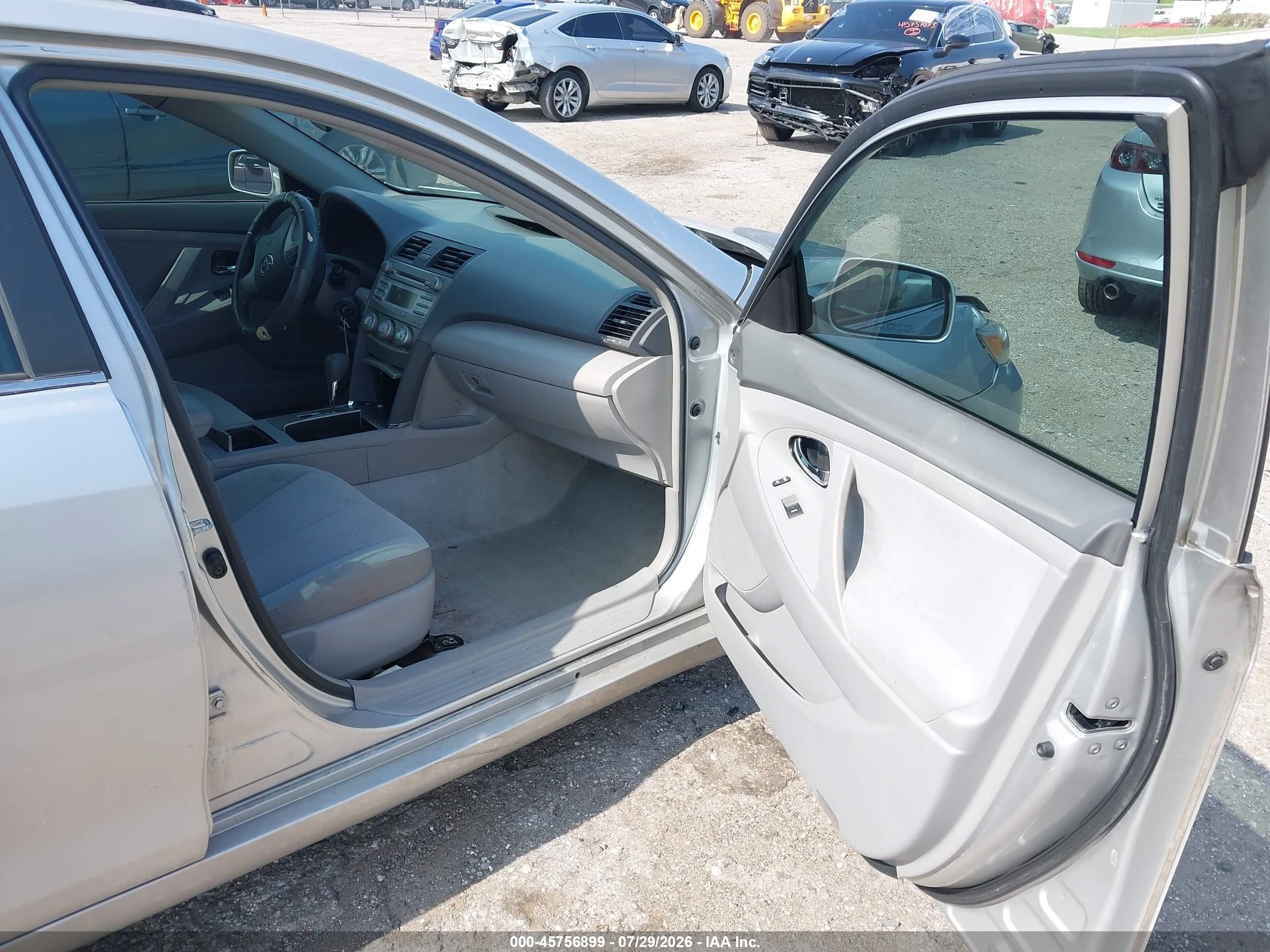 2011 Toyota Camry   Silver vin: 4T1BF3EKXBU226444