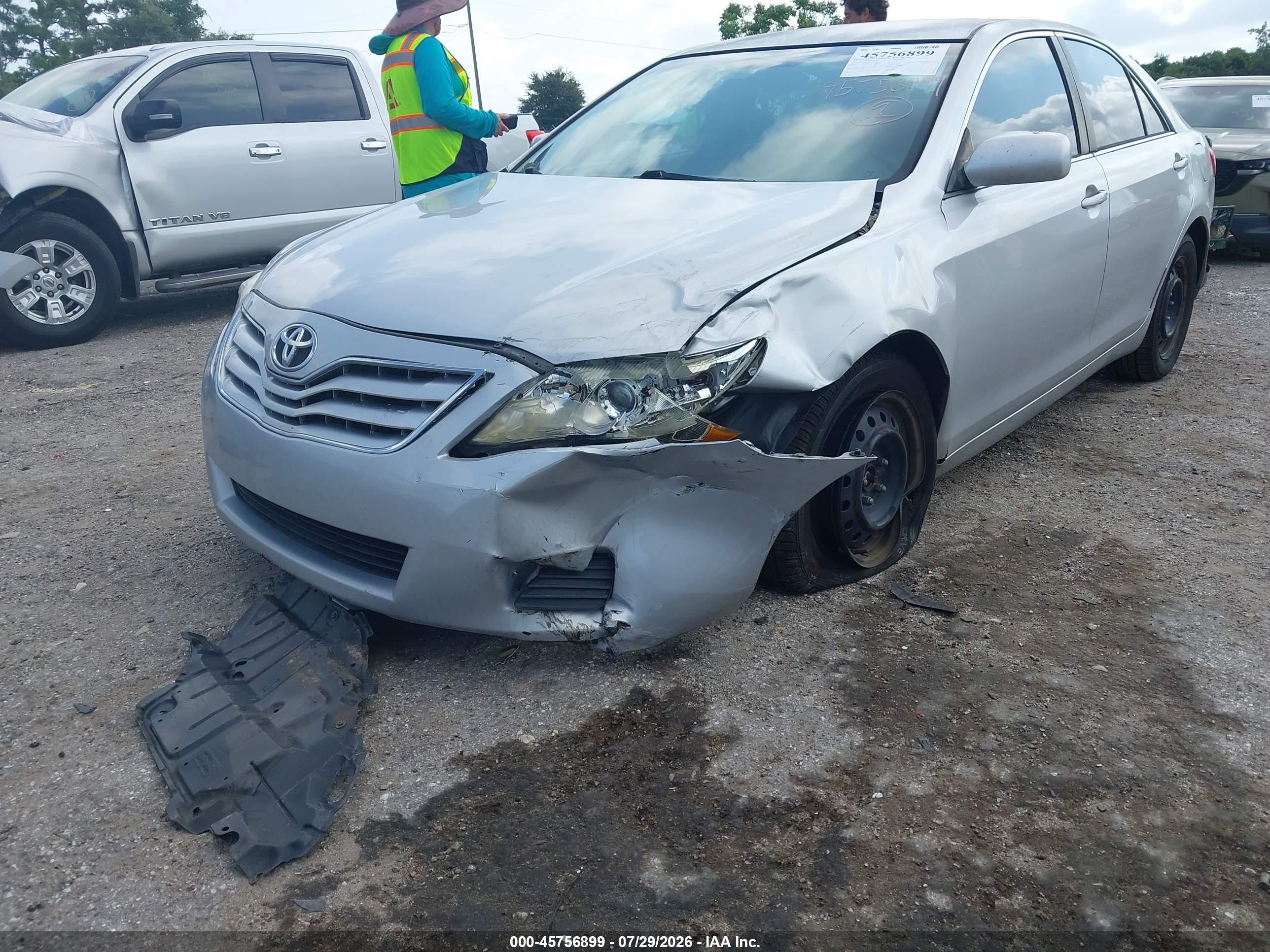 2011 Toyota Camry   Silver vin: 4T1BF3EKXBU226444