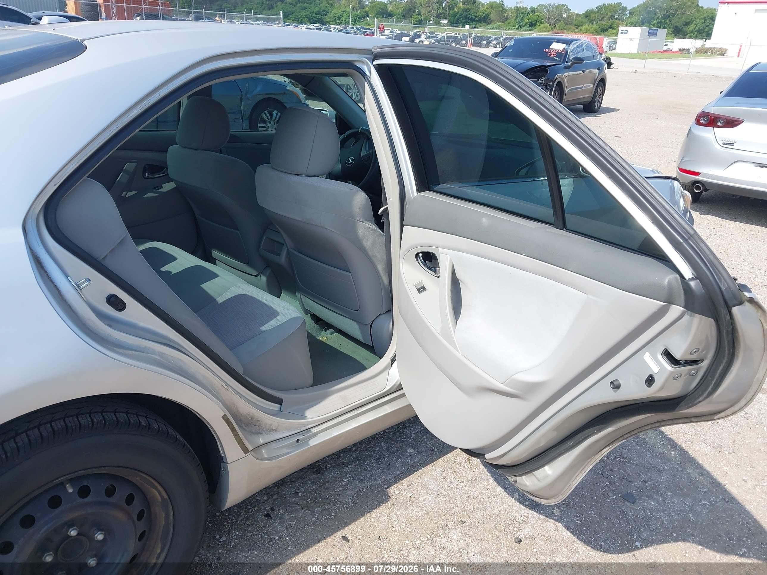 2011 Toyota Camry   Silver vin: 4T1BF3EKXBU226444