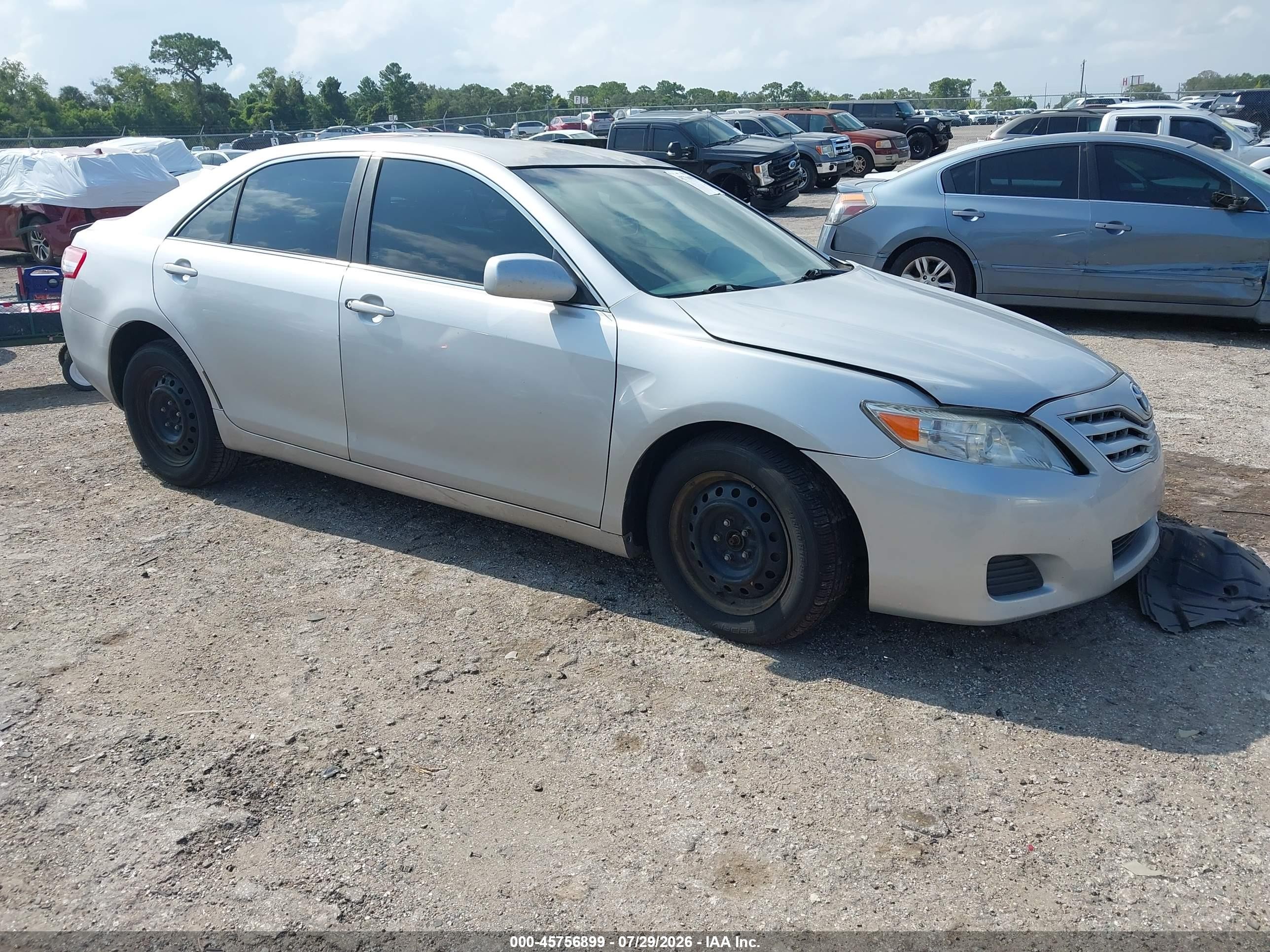 2011 Toyota Camry   Silver vin: 4T1BF3EKXBU226444