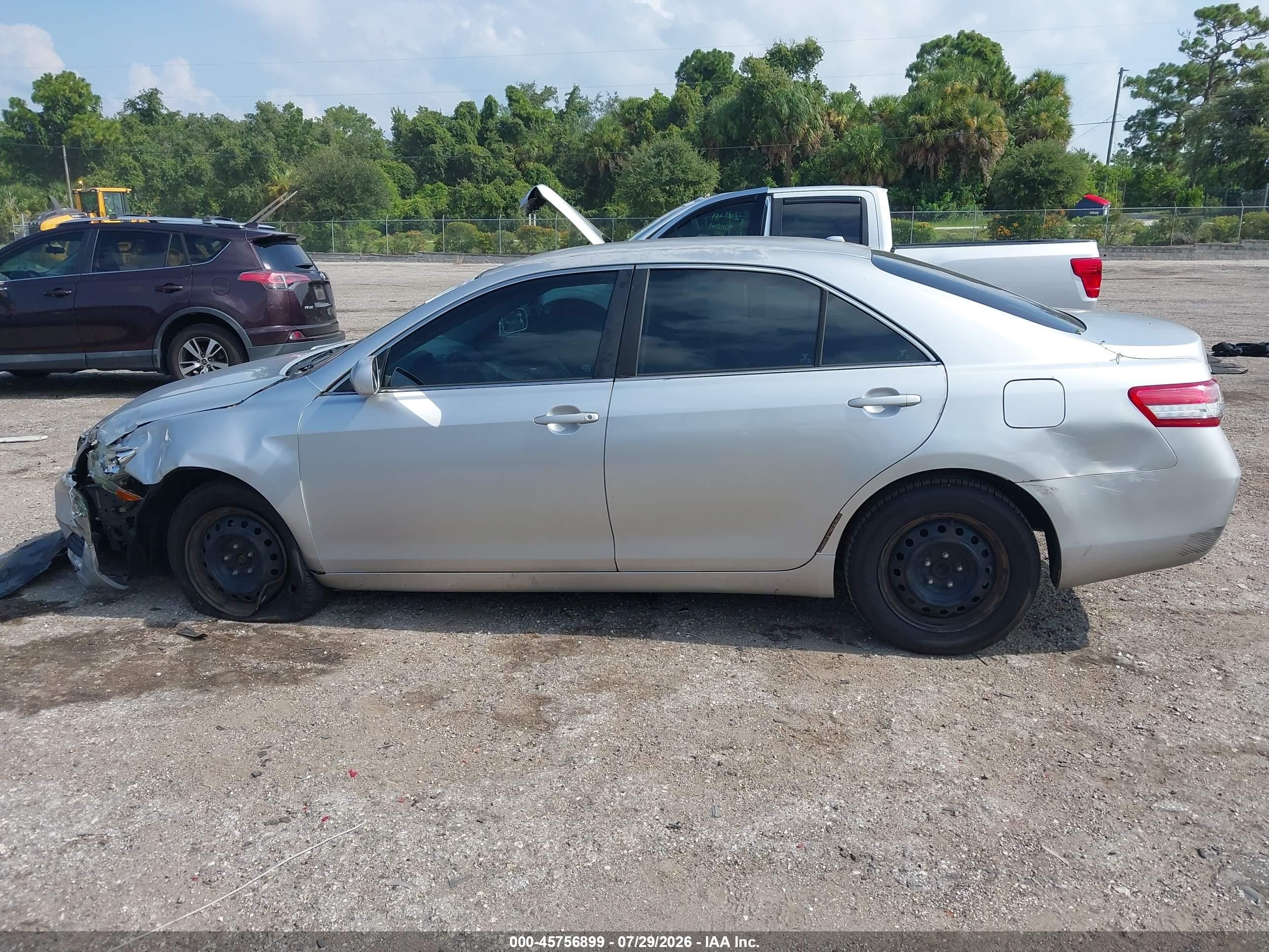 2011 Toyota Camry   Silver vin: 4T1BF3EKXBU226444