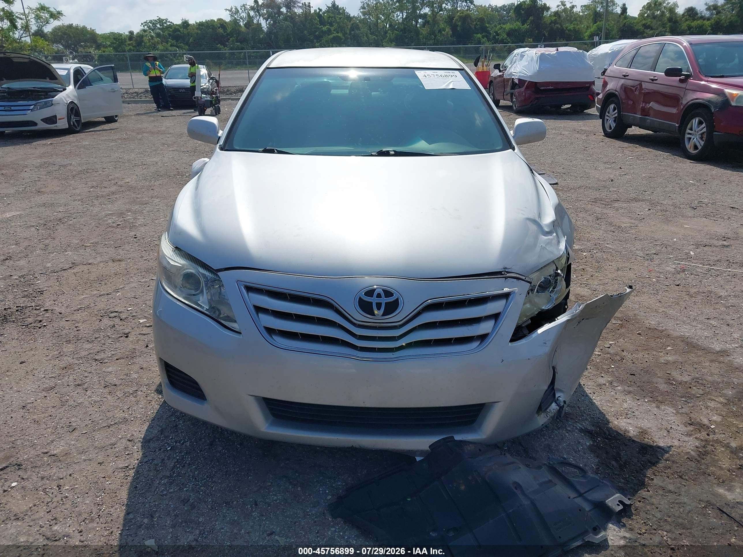 2011 Toyota Camry   Silver vin: 4T1BF3EKXBU226444