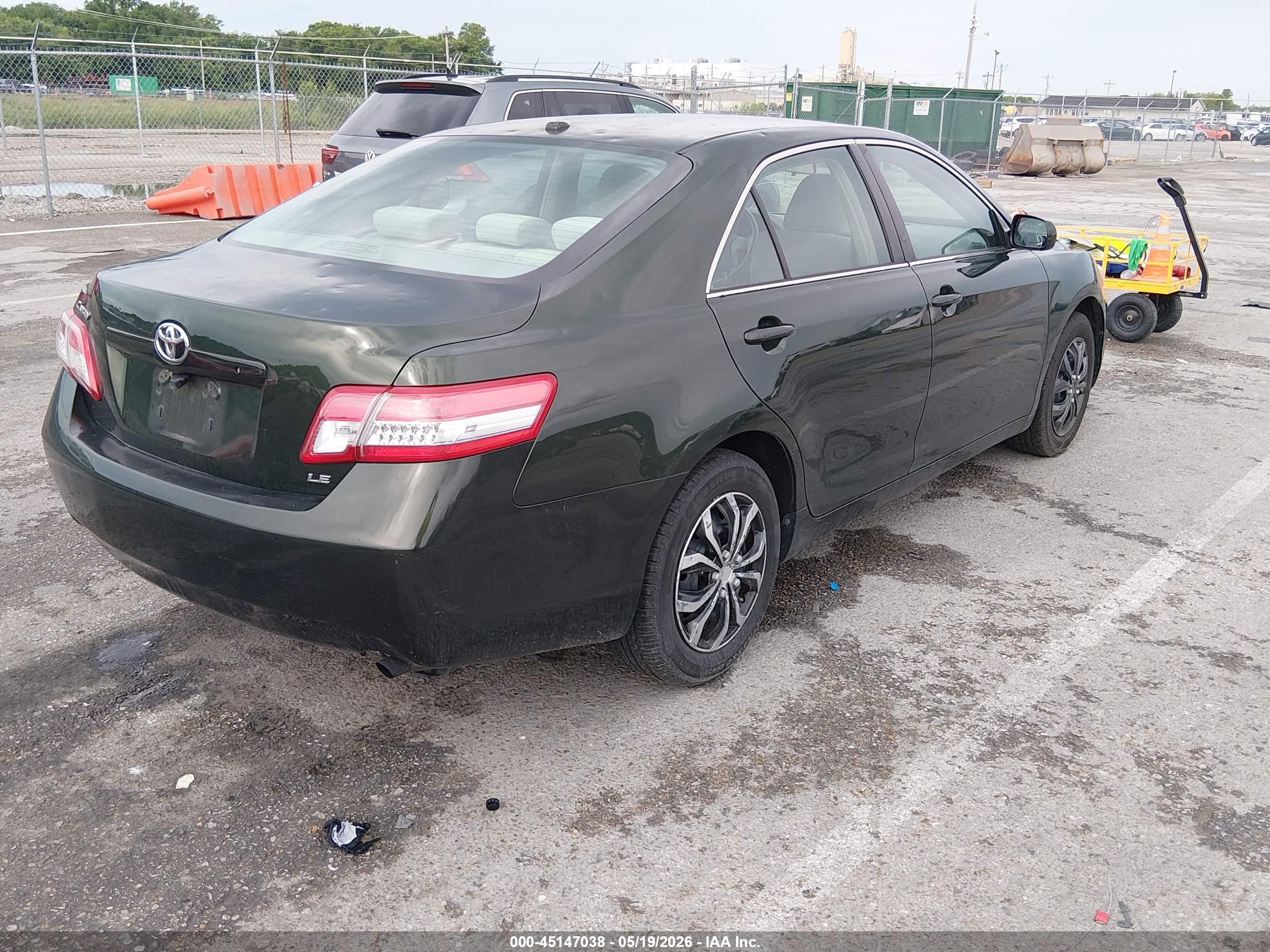 2011 Toyota Camry Le Green vin: 4T1BF3EKXBU583753