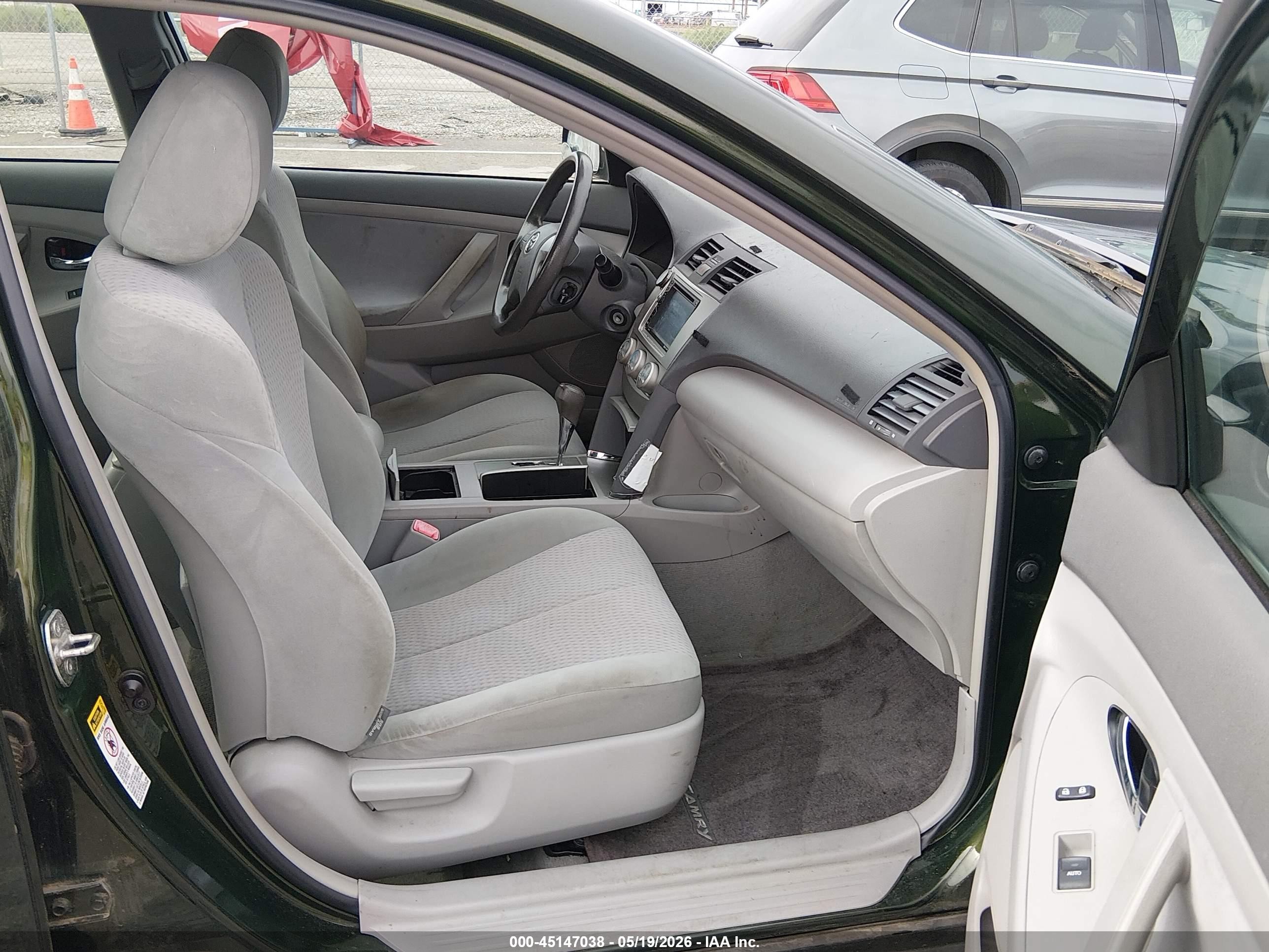 2011 Toyota Camry Le Green vin: 4T1BF3EKXBU583753