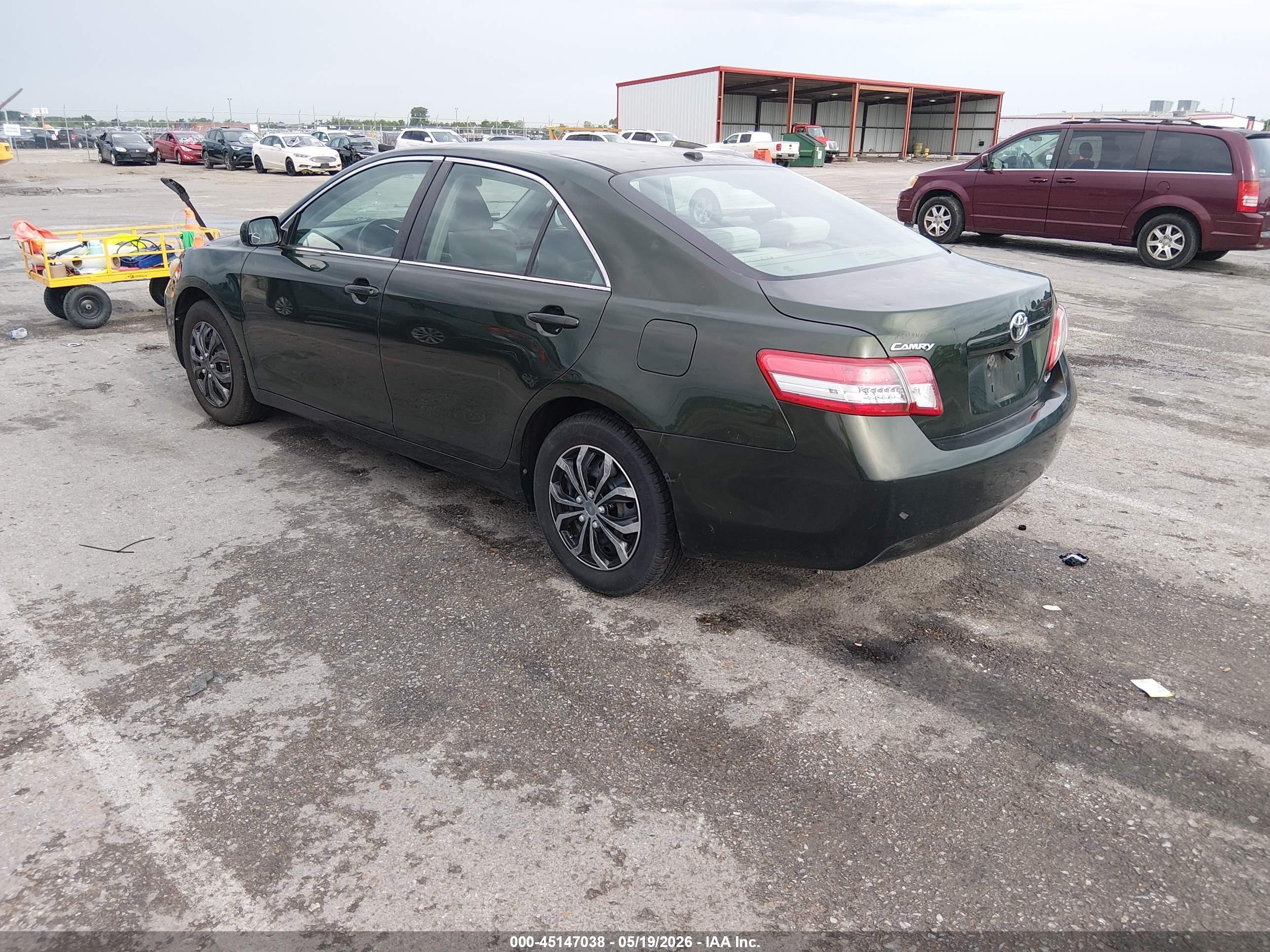 2011 Toyota Camry Le Green vin: 4T1BF3EKXBU583753