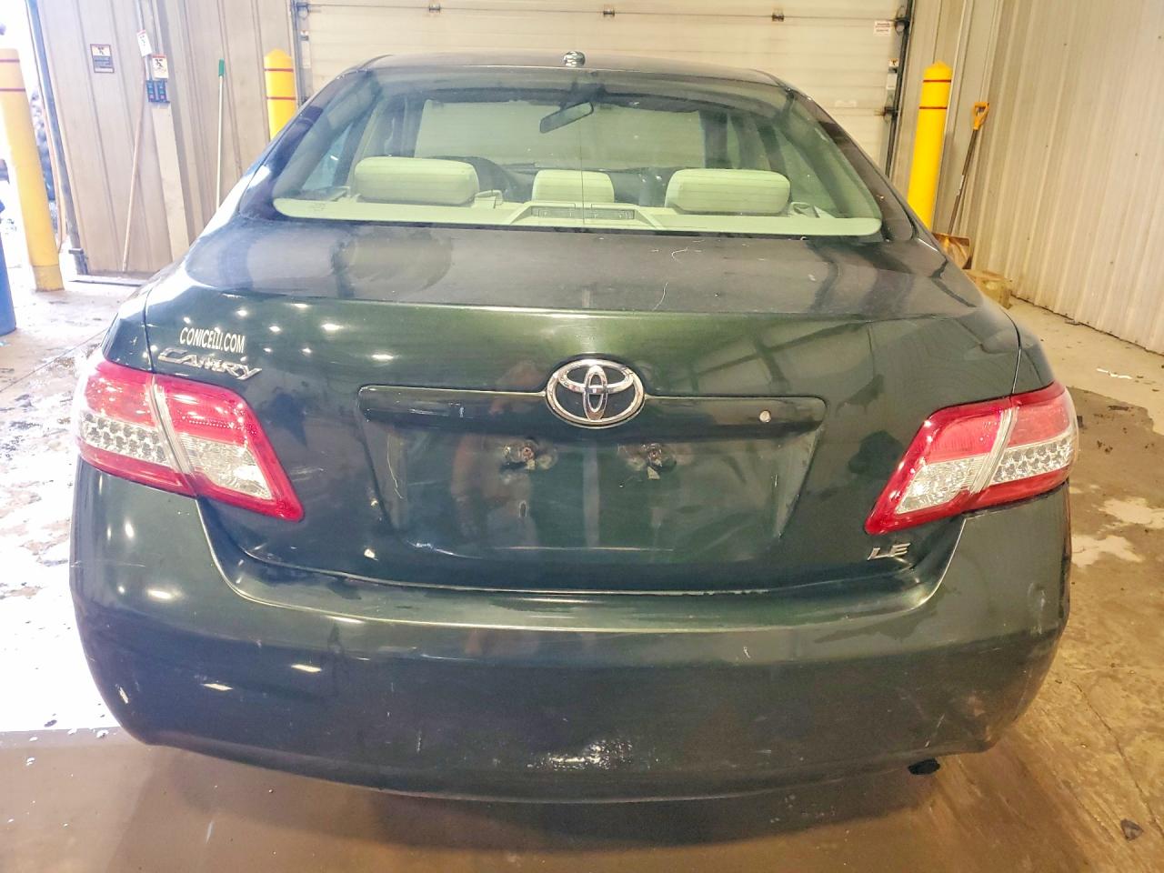 2011 Toyota Camry Le Green vin: 4T1BF3EKXBU591271