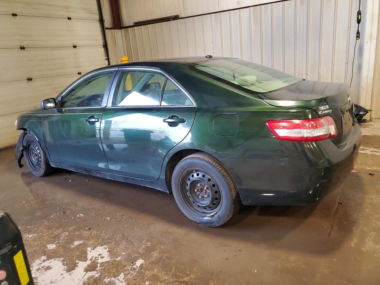 2011 Toyota Camry Le Green vin: 4T1BF3EKXBU591271