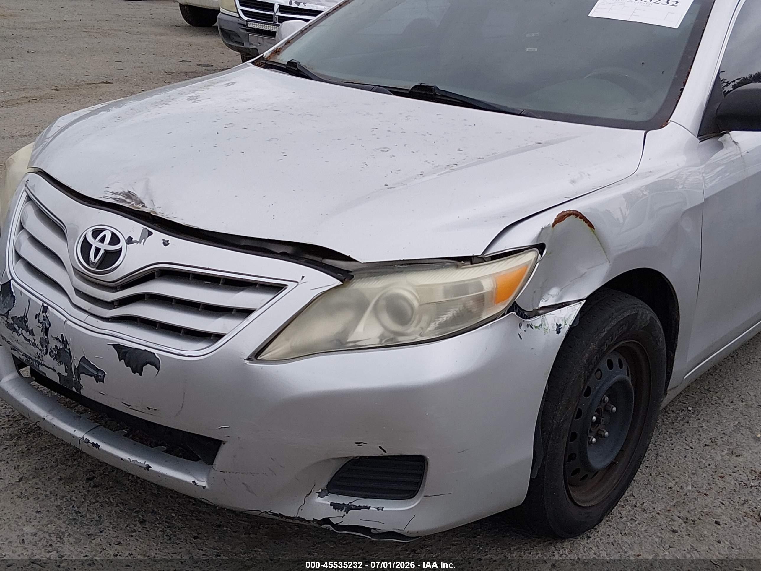 2011 Toyota Camry Le Silver vin: 4T1BF3EKXBU618324