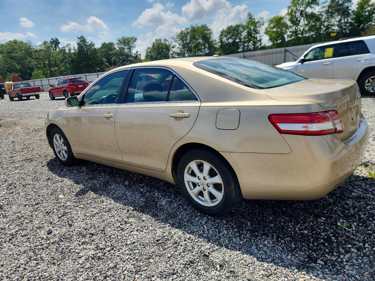 2011 Toyota Camry Le Gold vin: 4T1BF3EKXBU622700