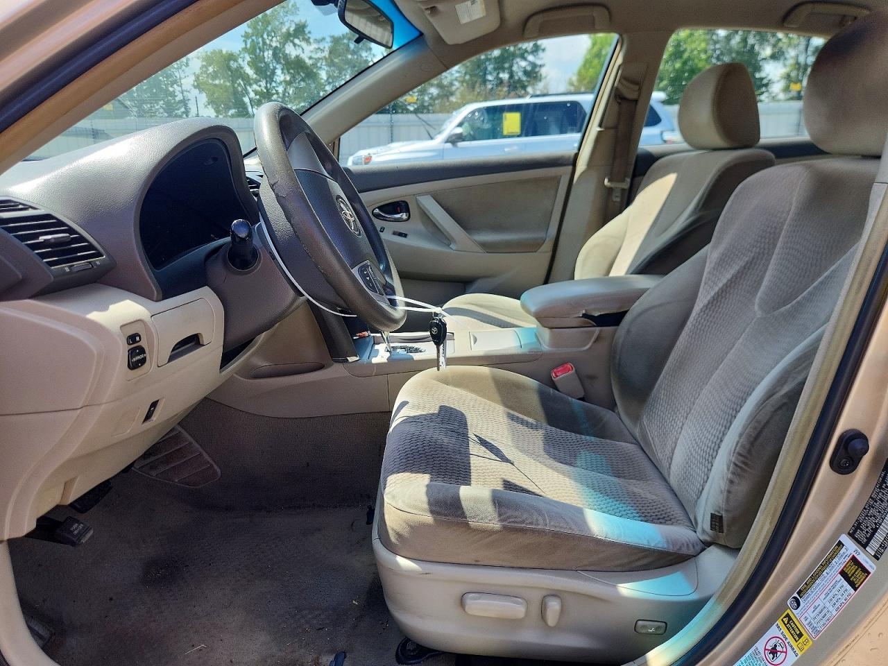 2011 Toyota Camry Le Gold vin: 4T1BF3EKXBU622700