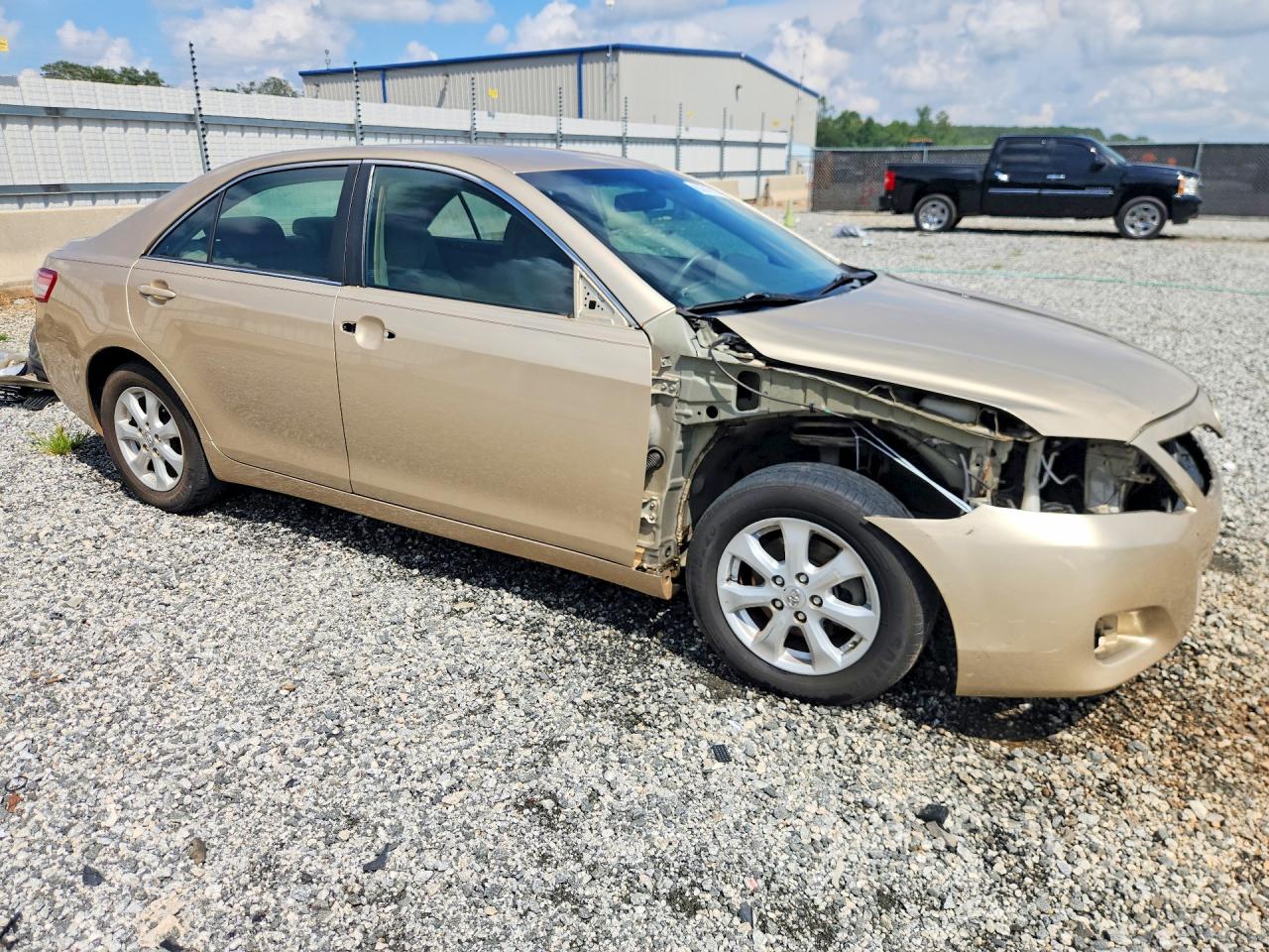 2011 Toyota Camry Le Gold vin: 4T1BF3EKXBU622700