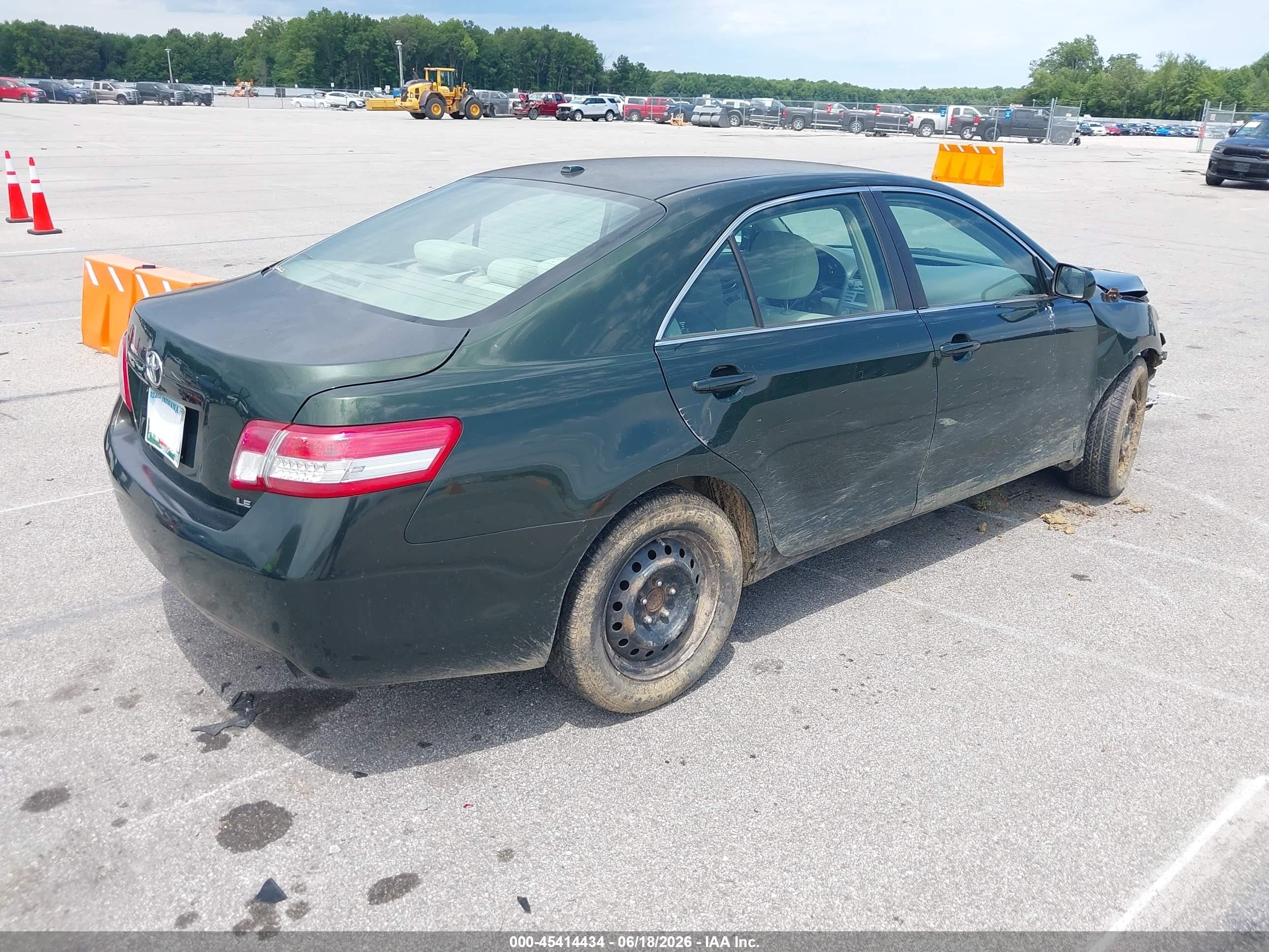 2011 Toyota Camry Le Green vin: 4T1BF3EKXBU637231