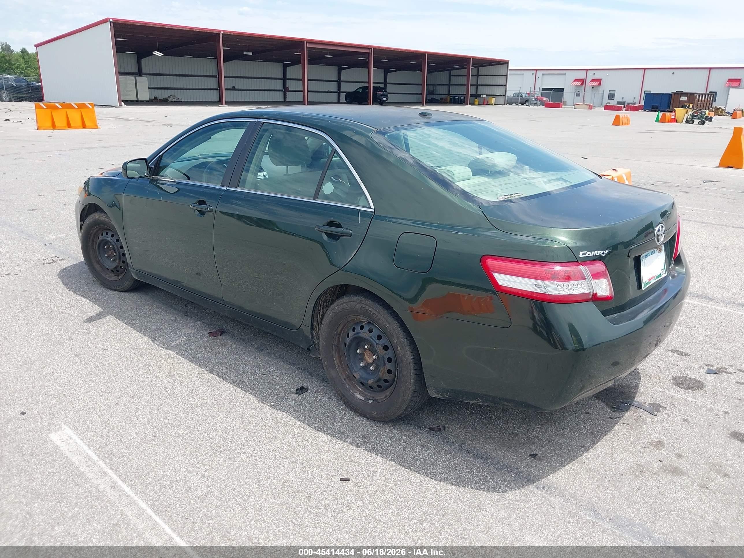 2011 Toyota Camry Le Green vin: 4T1BF3EKXBU637231