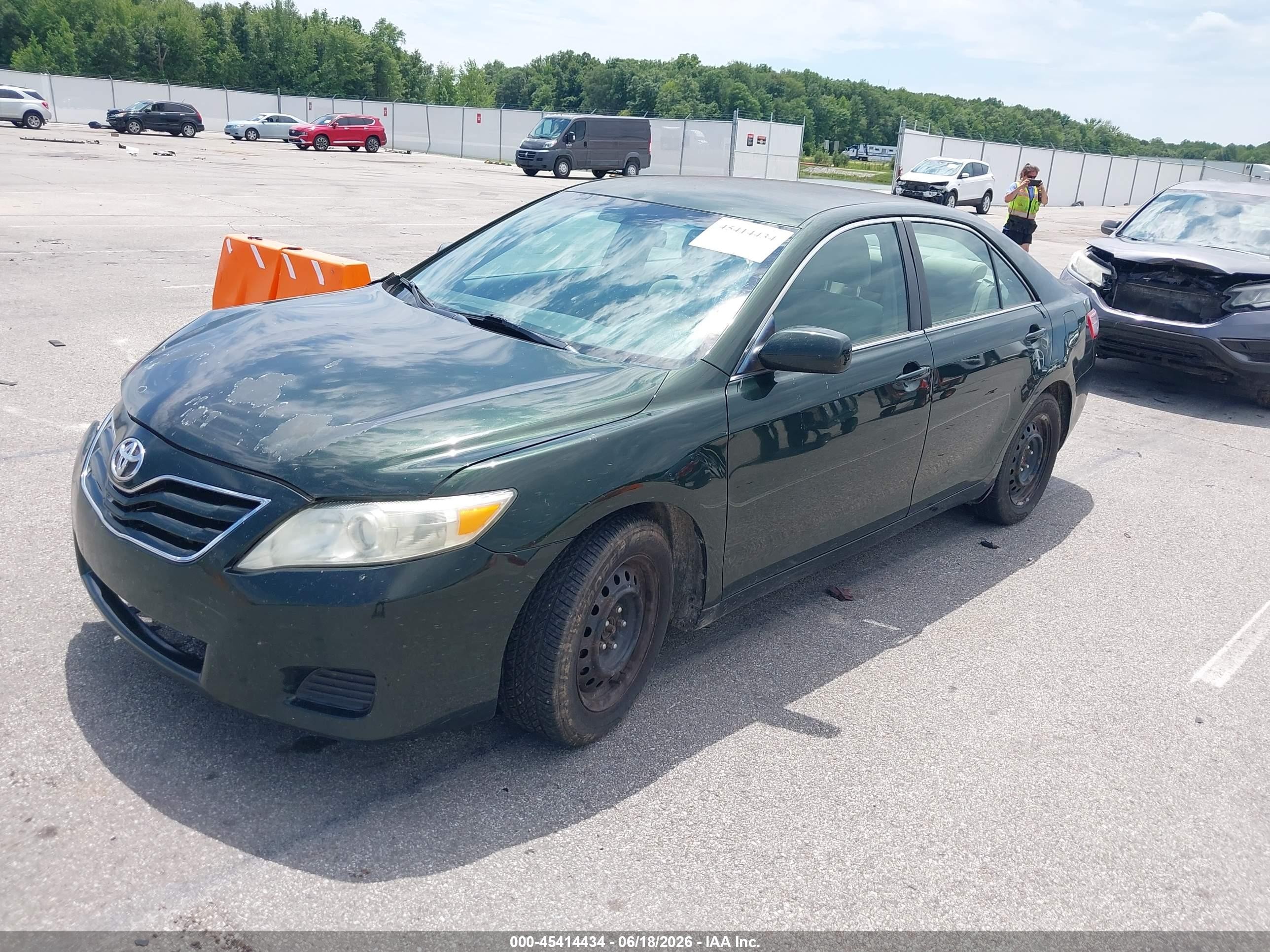2011 Toyota Camry Le Green vin: 4T1BF3EKXBU637231