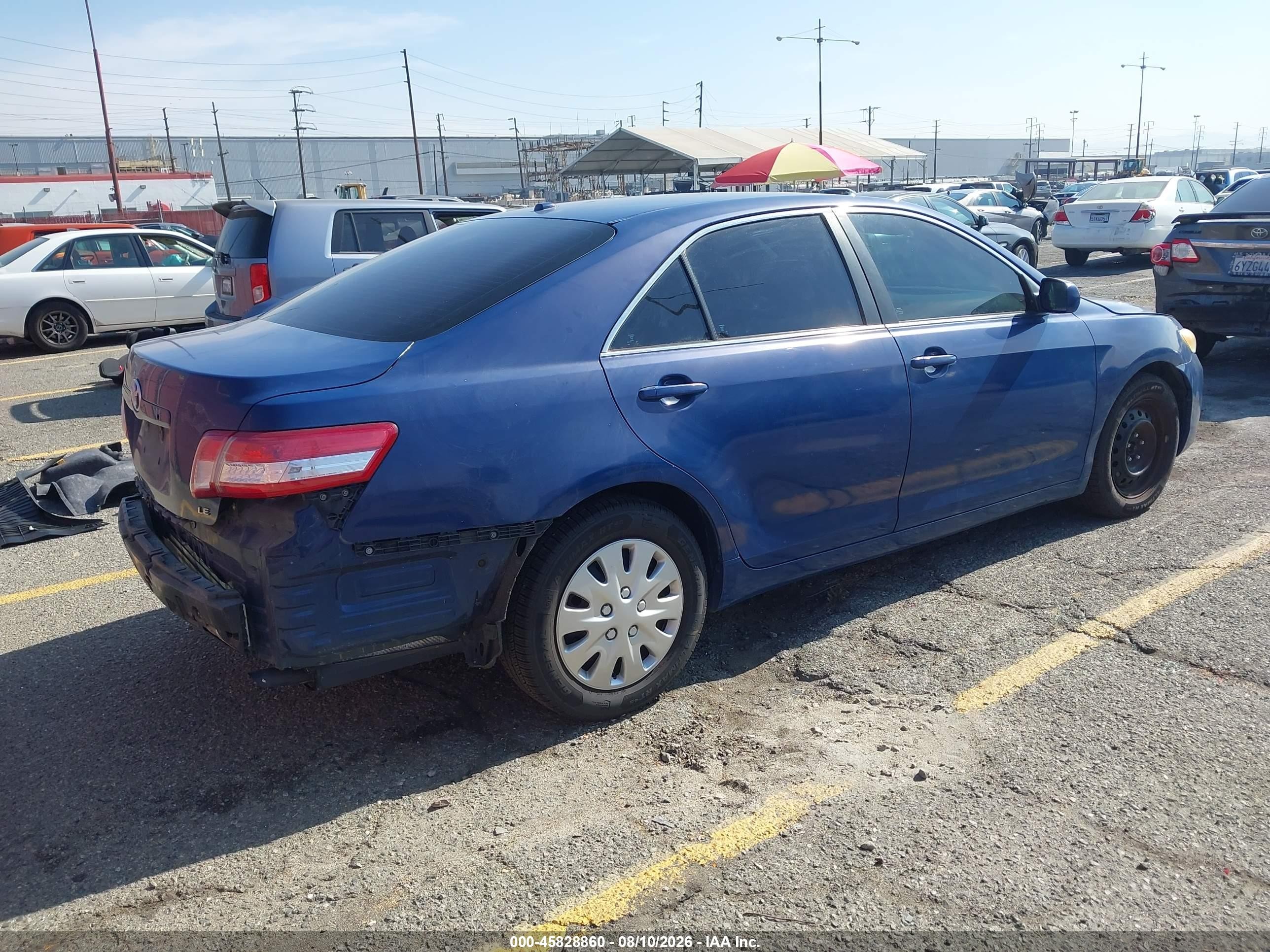 2011 Toyota Camry Le Blue vin: 4T1BF3EKXBU646205
