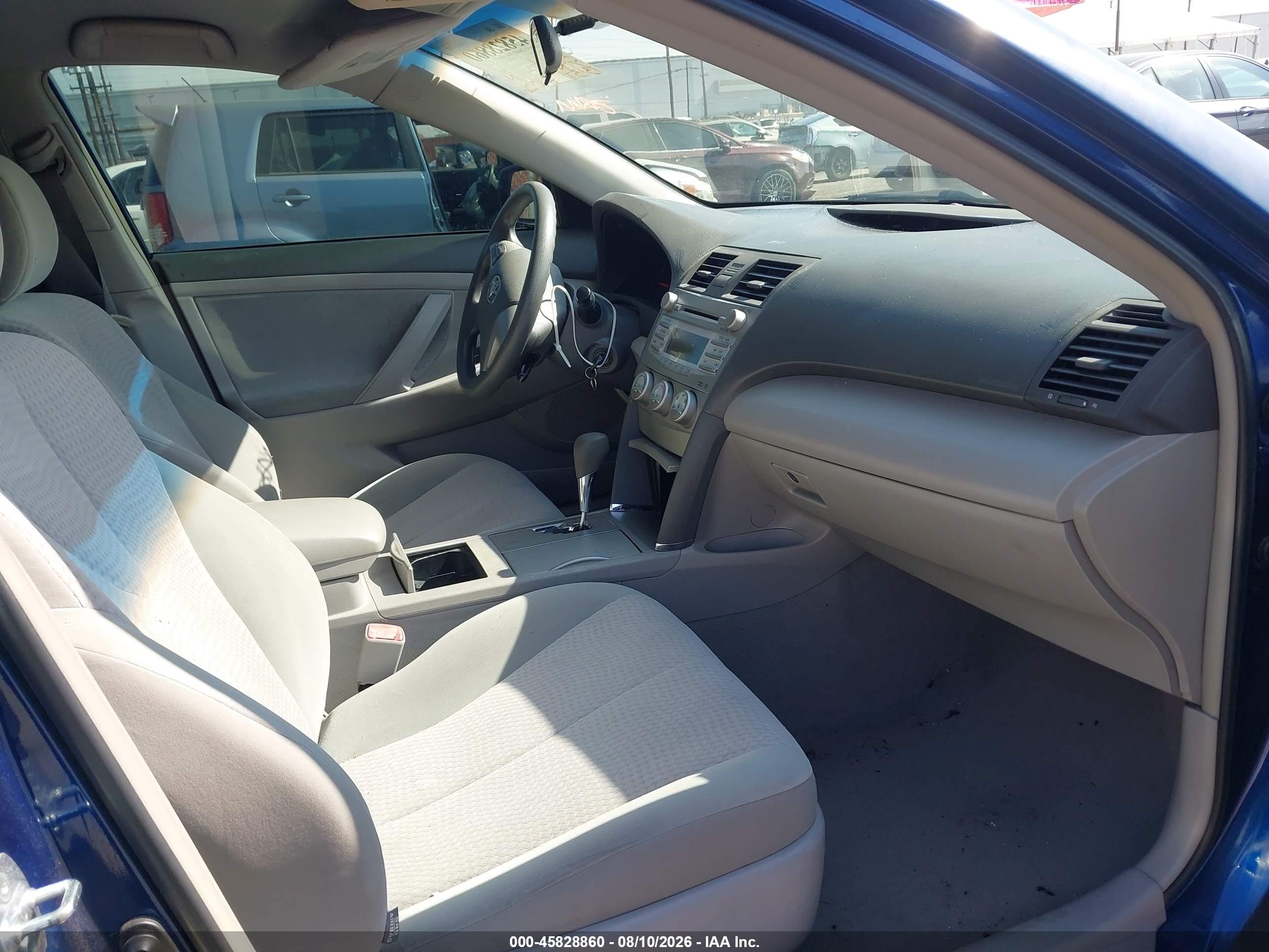2011 Toyota Camry Le Blue vin: 4T1BF3EKXBU646205