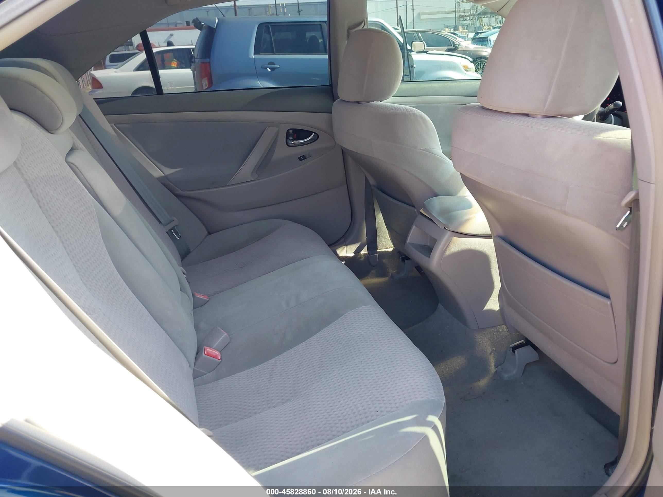 2011 Toyota Camry Le Blue vin: 4T1BF3EKXBU646205
