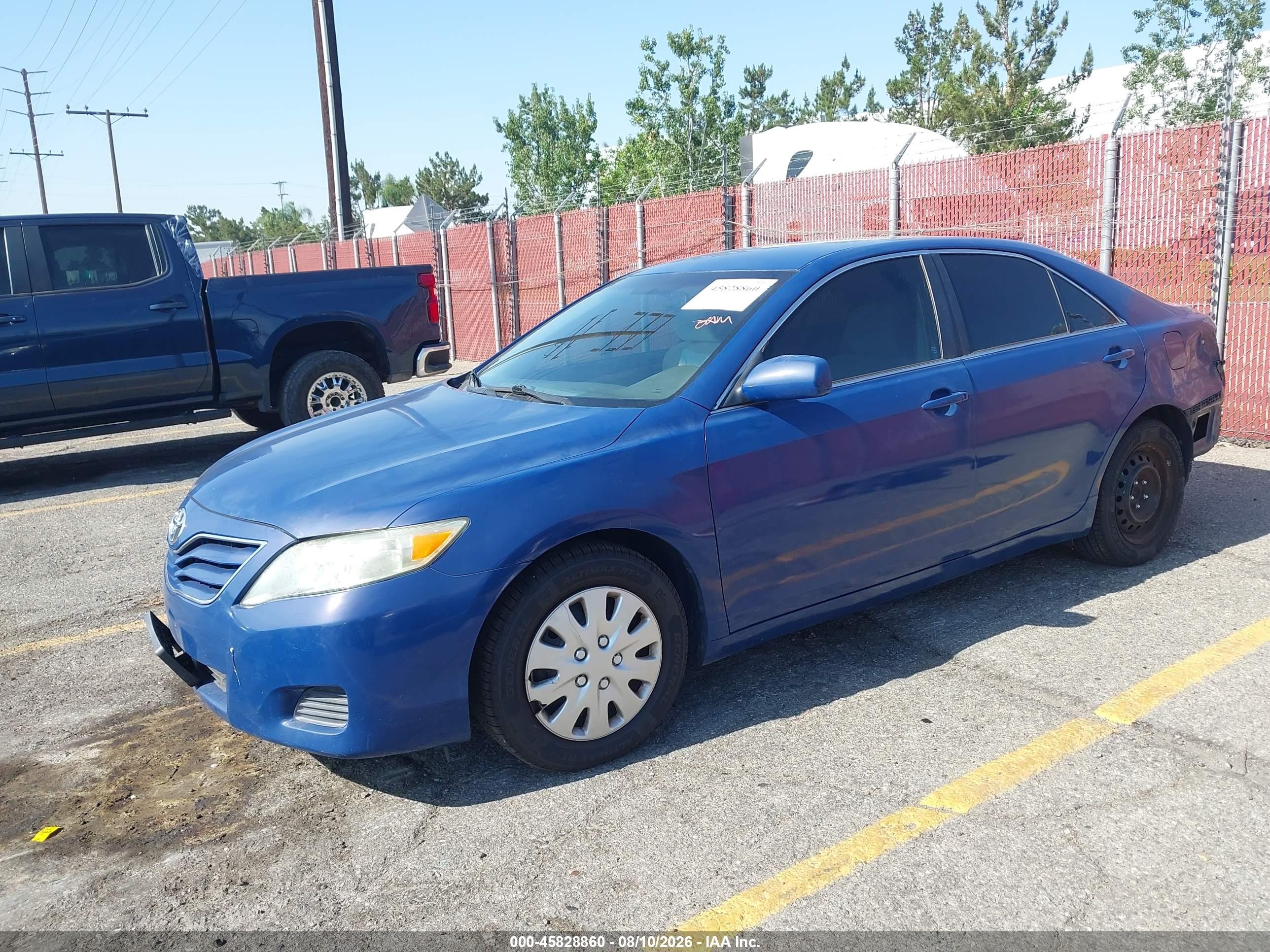 2011 Toyota Camry Le Blue vin: 4T1BF3EKXBU646205