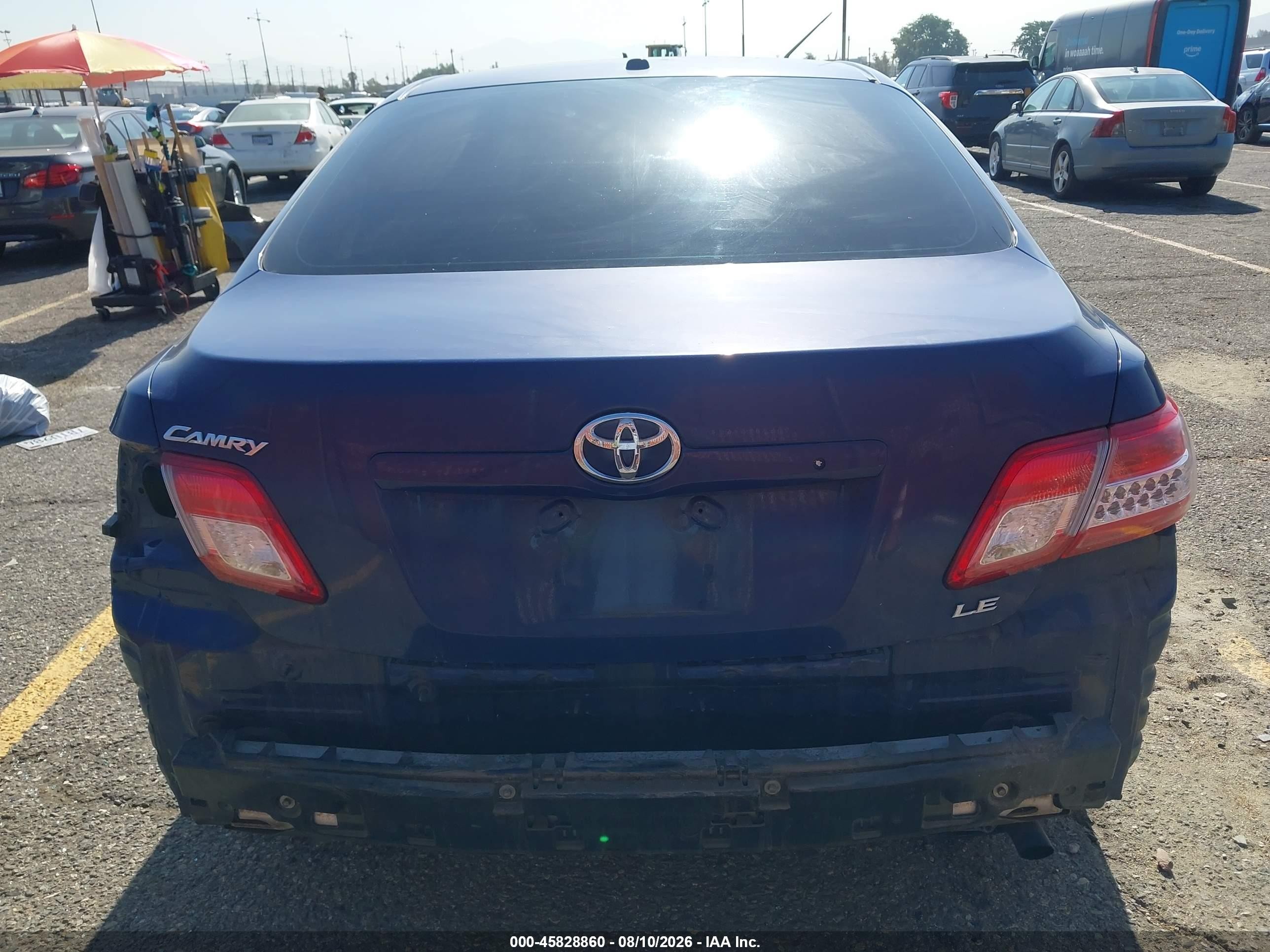 2011 Toyota Camry Le Blue vin: 4T1BF3EKXBU646205