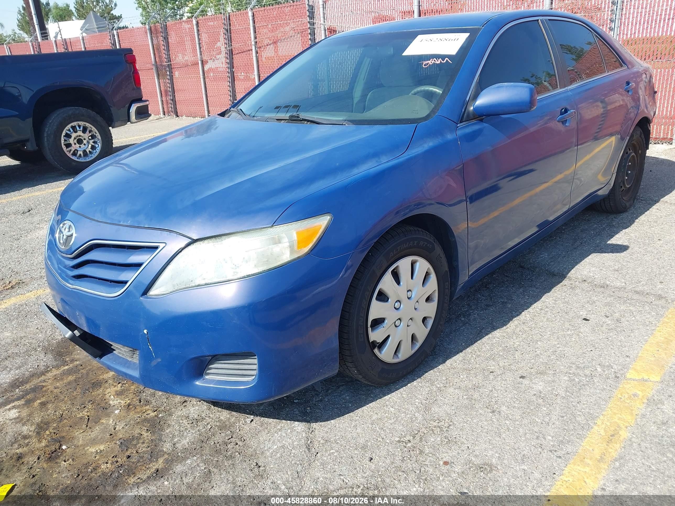 2011 Toyota Camry Le Blue vin: 4T1BF3EKXBU646205