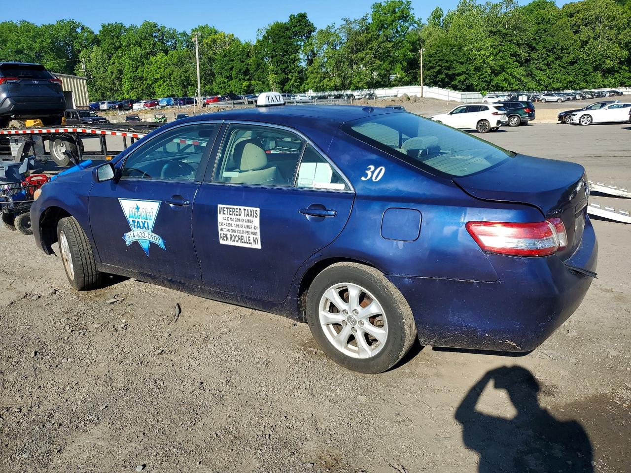 2011 Toyota Camry Le Blue vin: 4T1BF3EKXBU647337