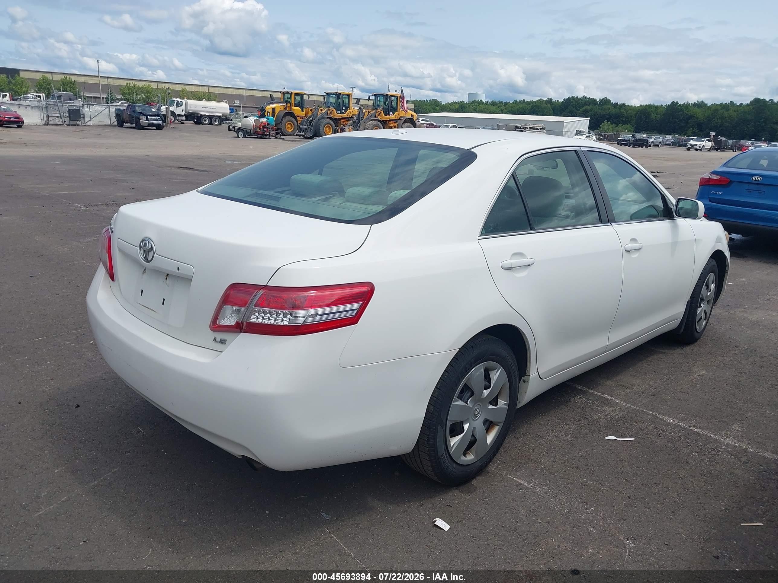 2011 Toyota Camry Le Белый vin: 4T1BF3EKXBU648519