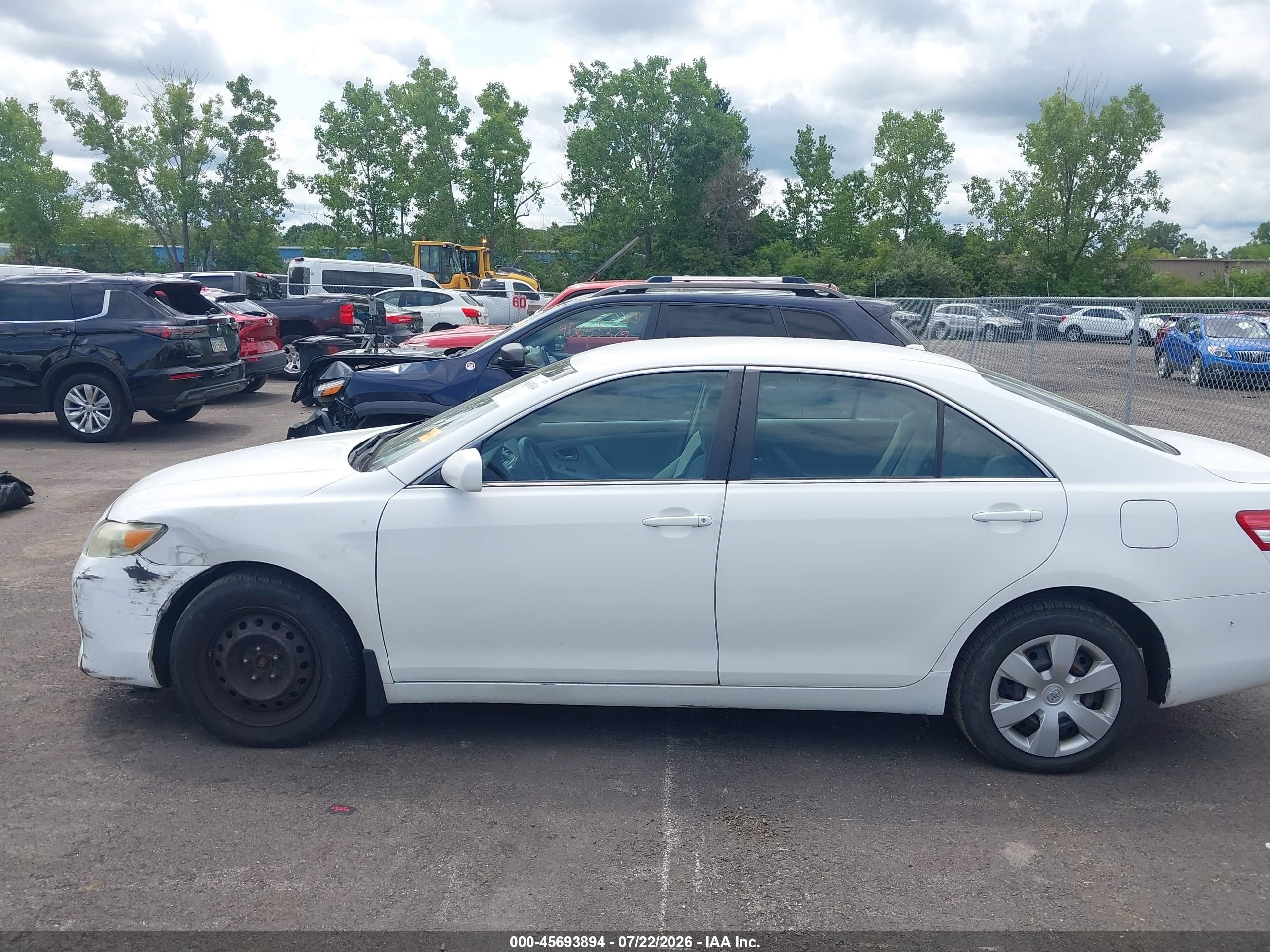 2011 Toyota Camry Le Белый vin: 4T1BF3EKXBU648519