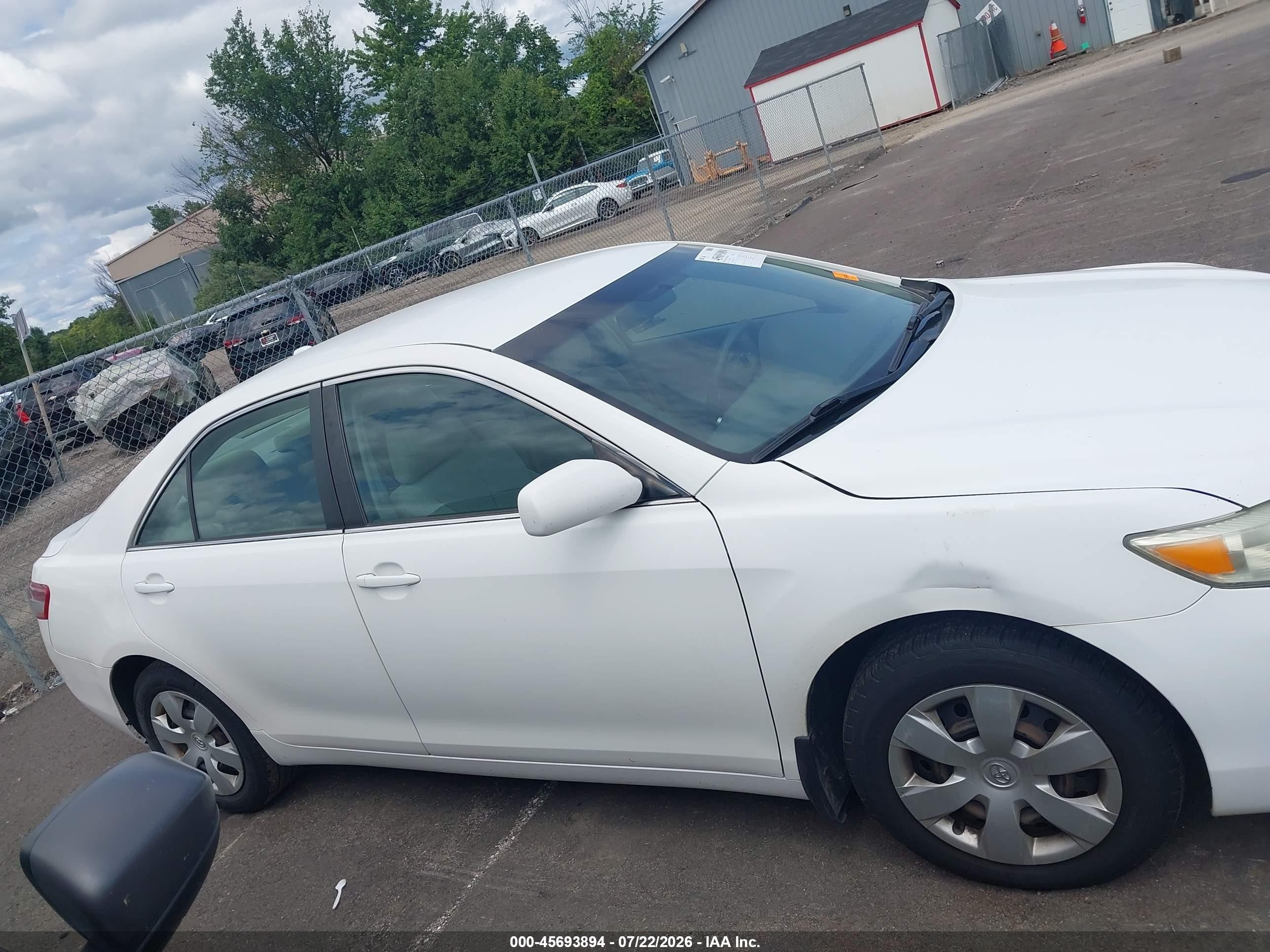 2011 Toyota Camry Le Белый vin: 4T1BF3EKXBU648519