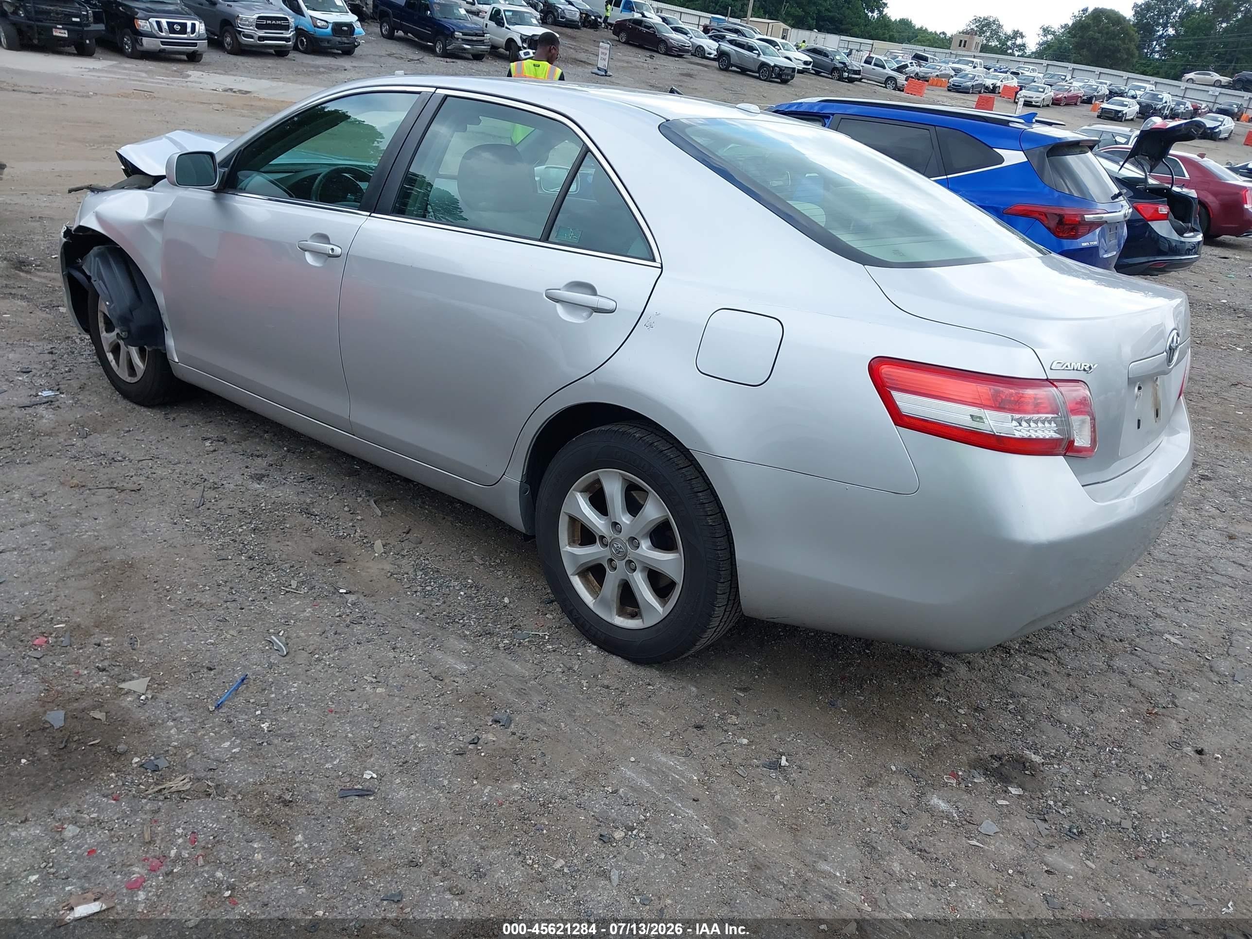 2011 Toyota Camry Le Silver vin: 4T1BF3EKXBU658290