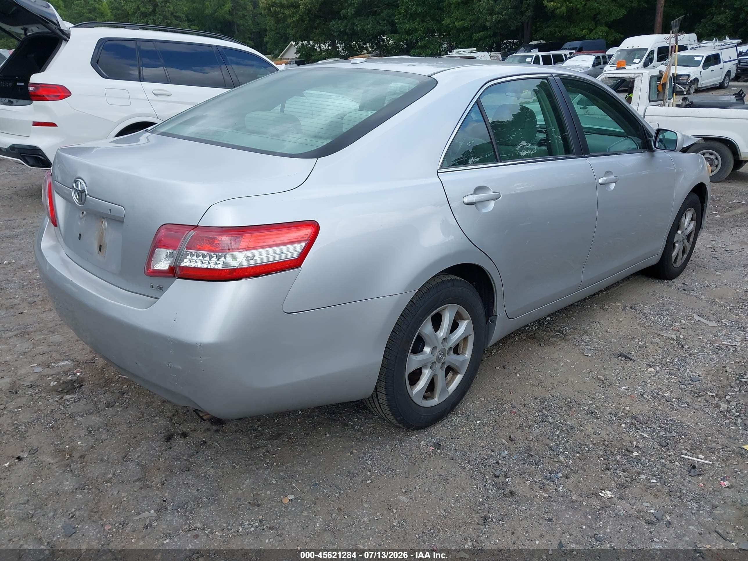 2011 Toyota Camry Le Silver vin: 4T1BF3EKXBU658290