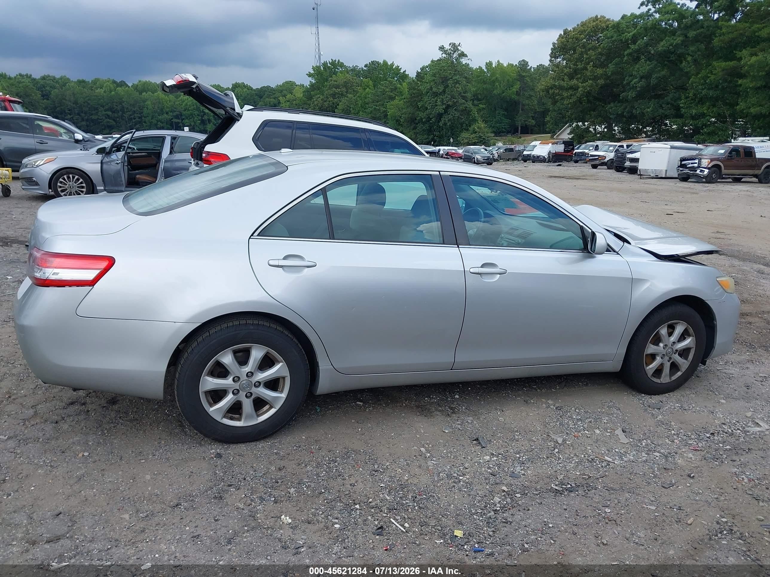 2011 Toyota Camry Le Silver vin: 4T1BF3EKXBU658290