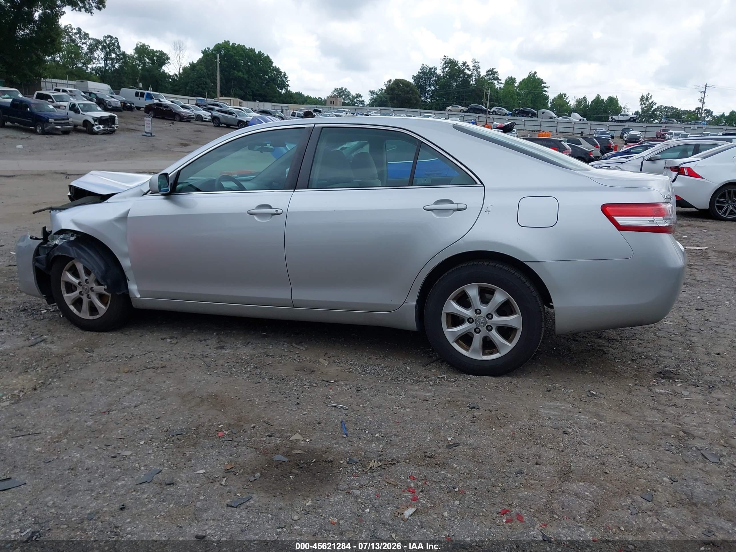 2011 Toyota Camry Le Silver vin: 4T1BF3EKXBU658290