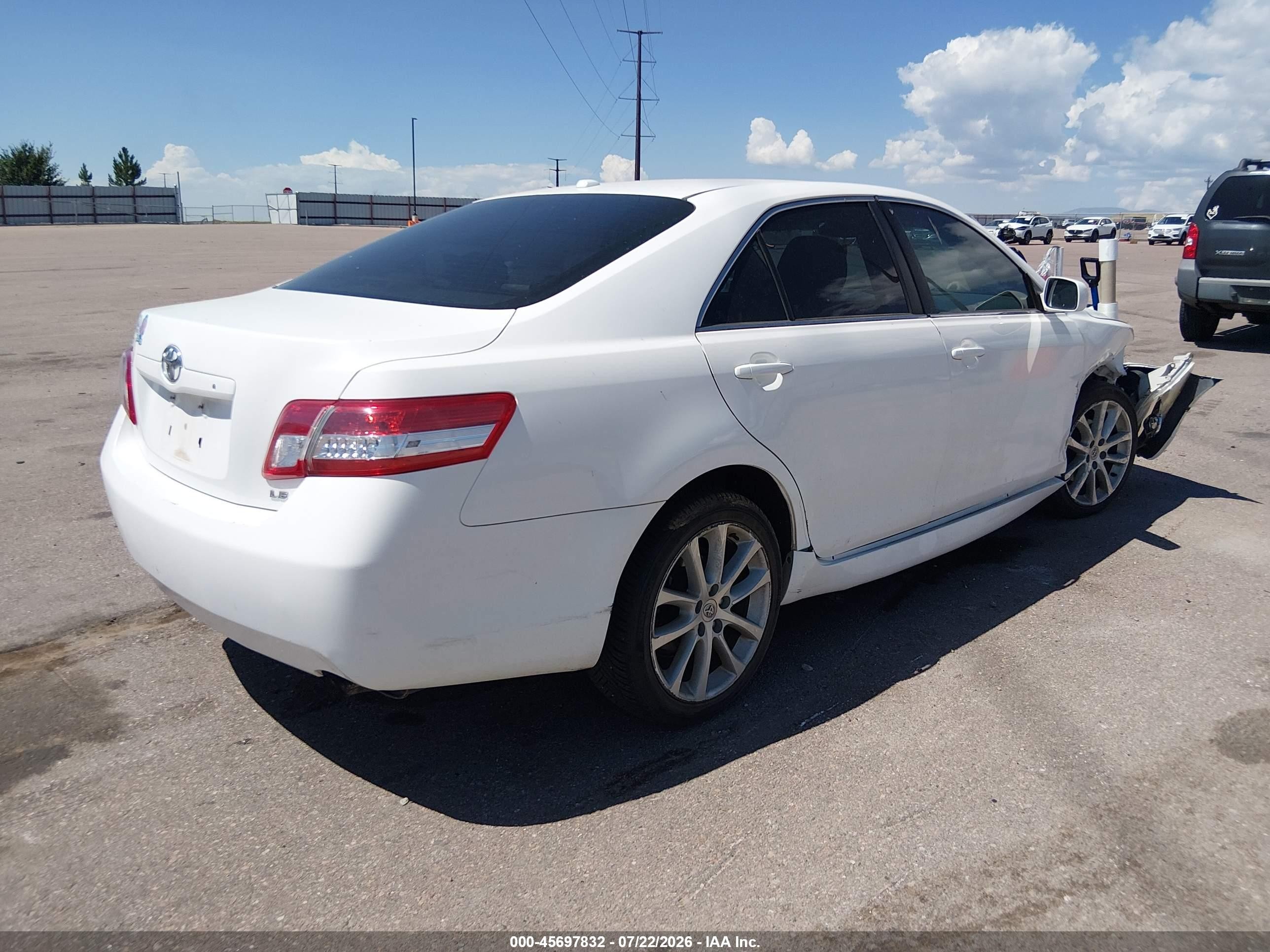 2011 Toyota Camry Le Белый vin: 4T1BF3EKXBU671993