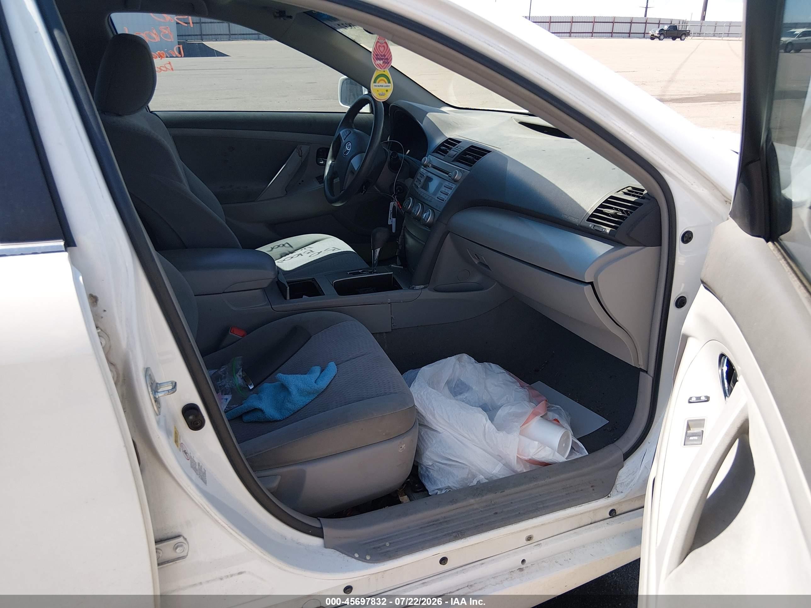 2011 Toyota Camry Le Белый vin: 4T1BF3EKXBU671993