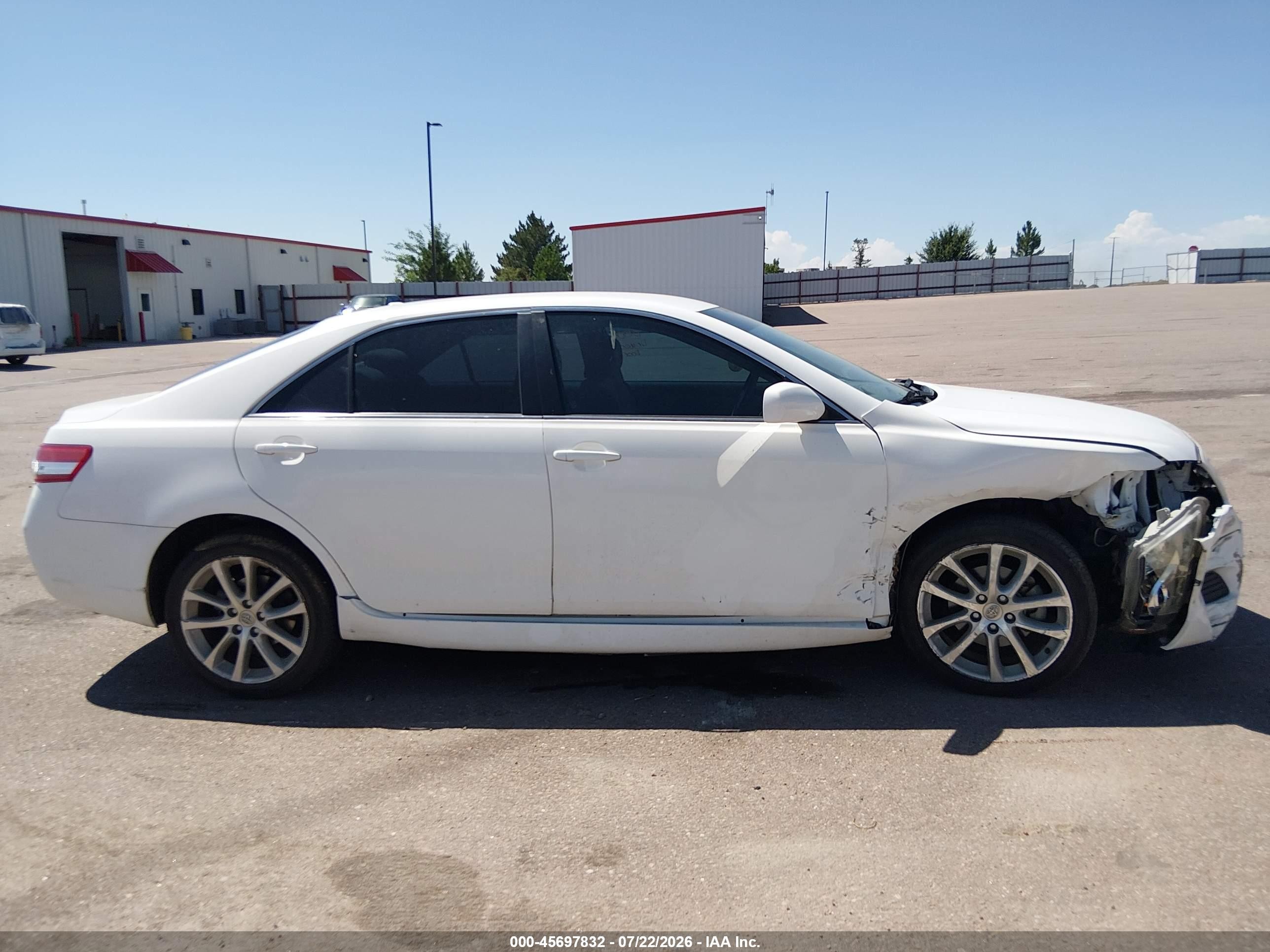 2011 Toyota Camry Le Белый vin: 4T1BF3EKXBU671993