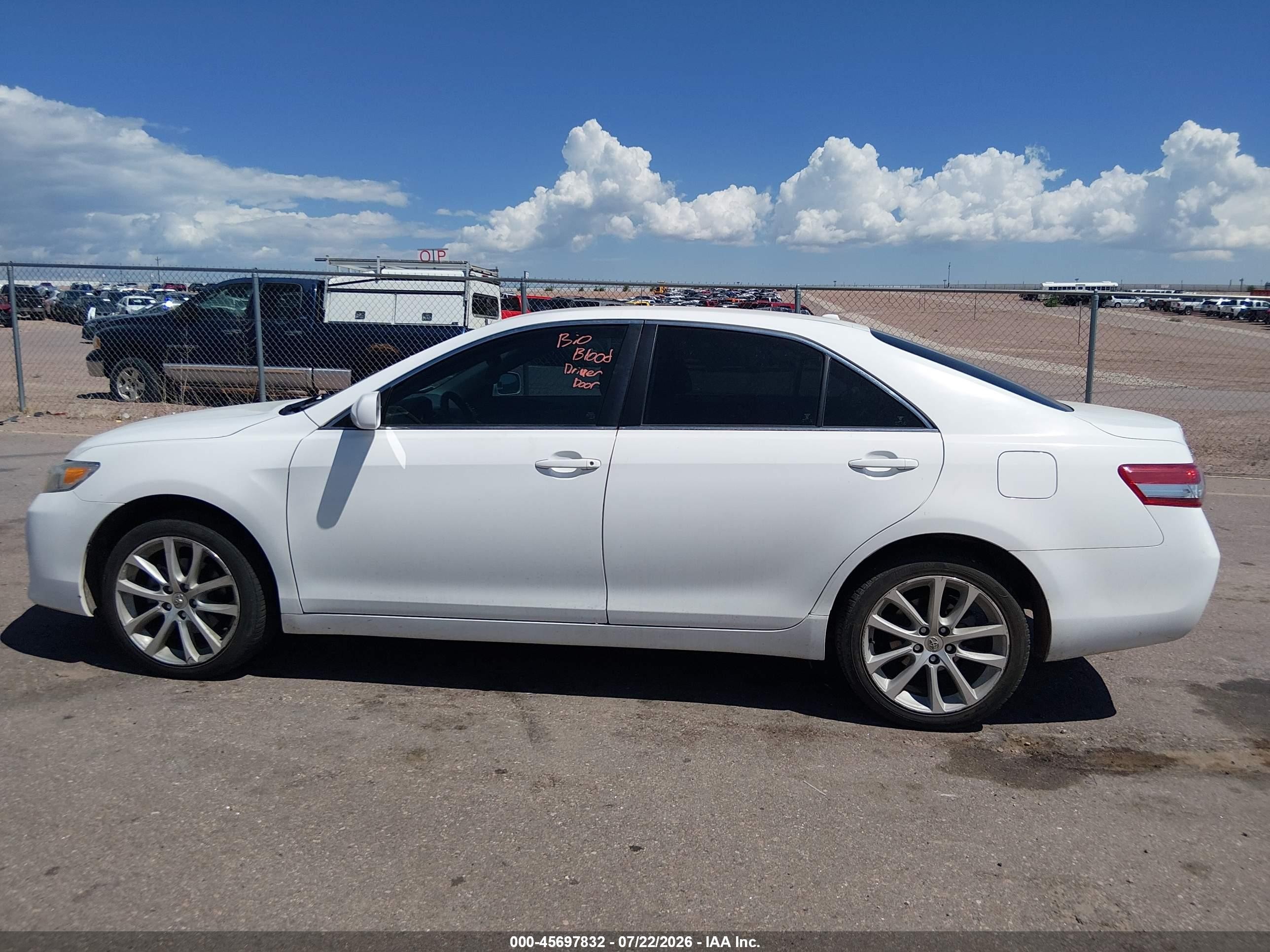 2011 Toyota Camry Le Белый vin: 4T1BF3EKXBU671993