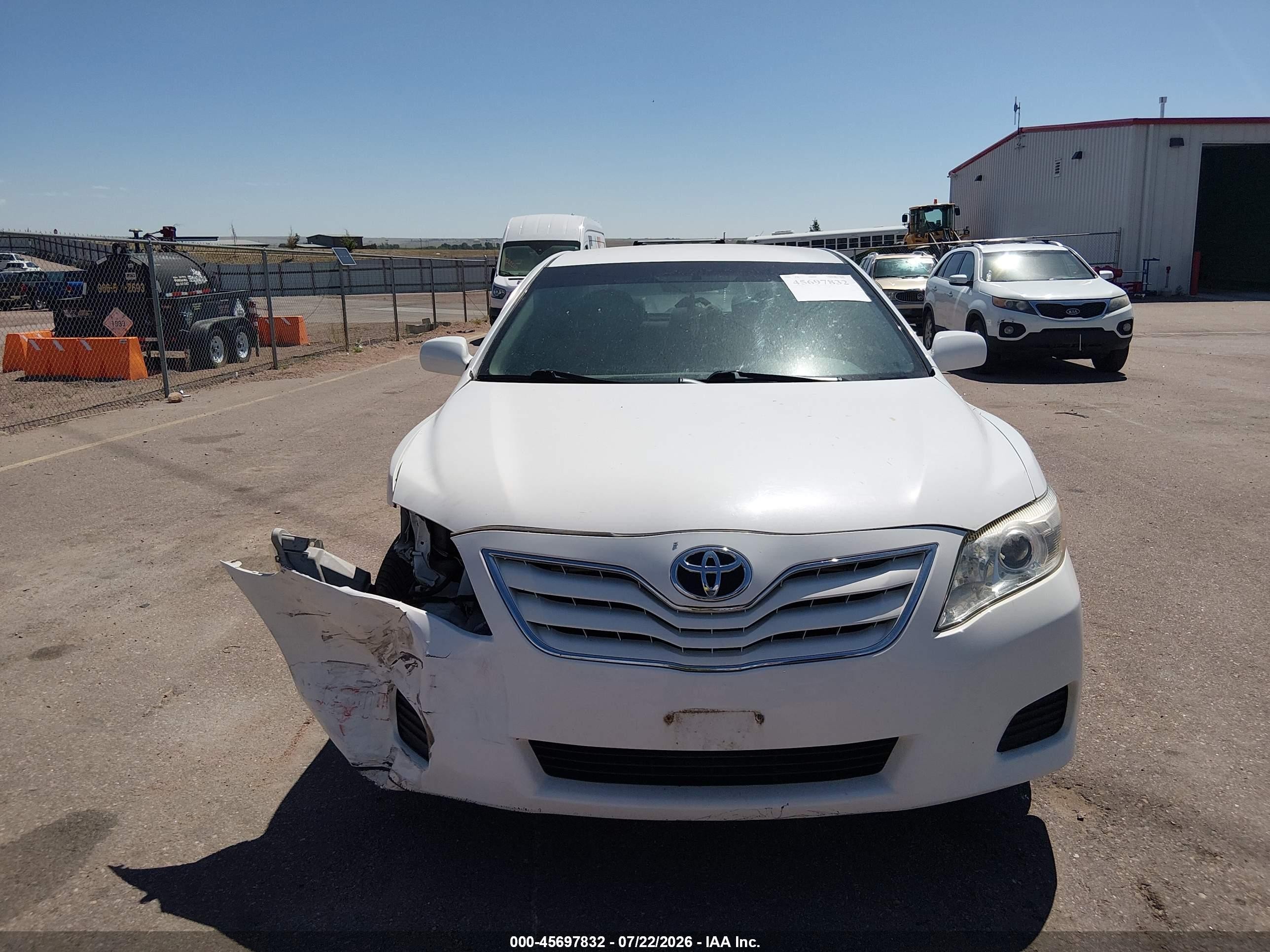 2011 Toyota Camry Le Белый vin: 4T1BF3EKXBU671993