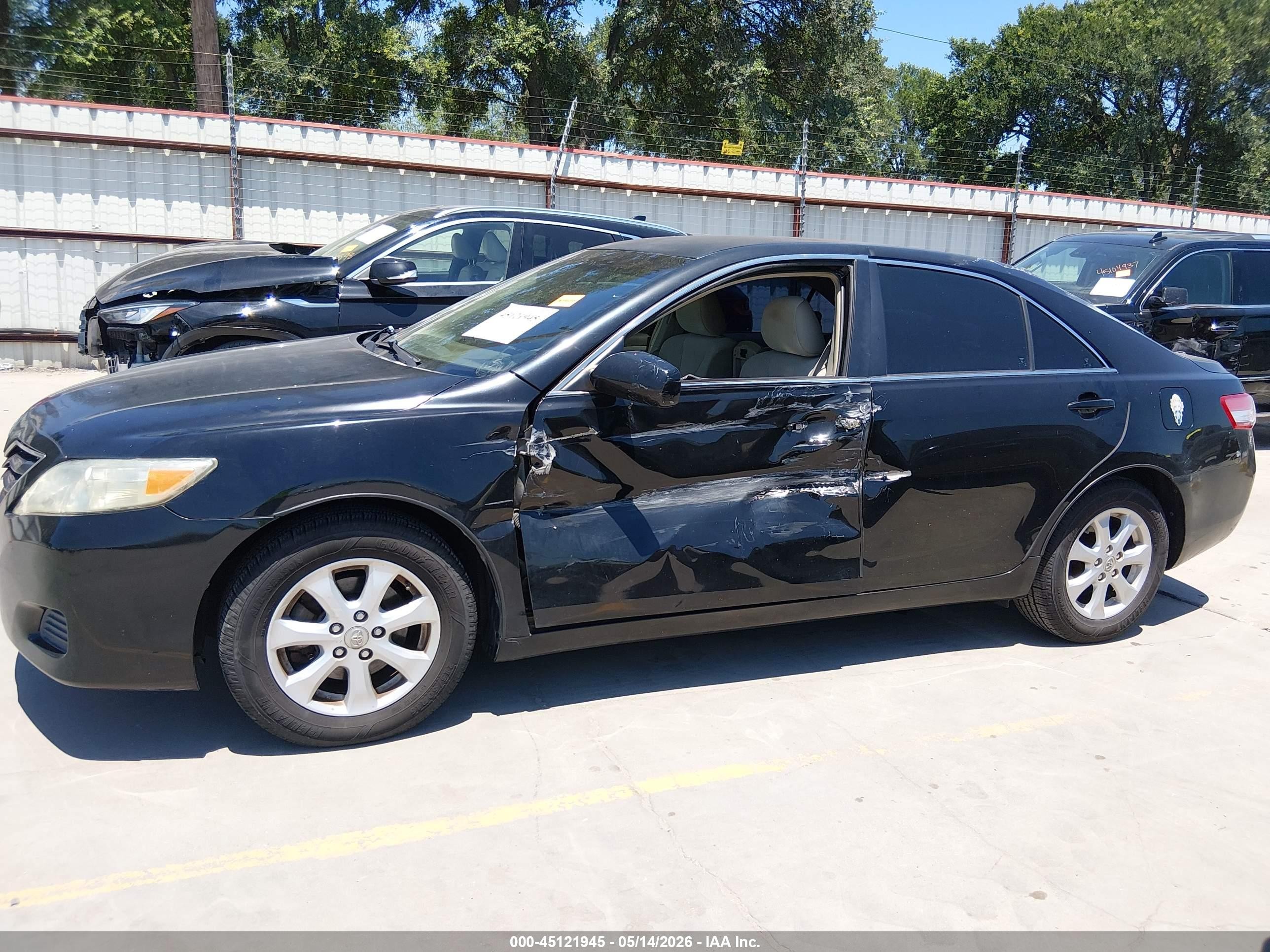 2011 Toyota Camry Le Black vin: 4T1BF3EKXBU675154
