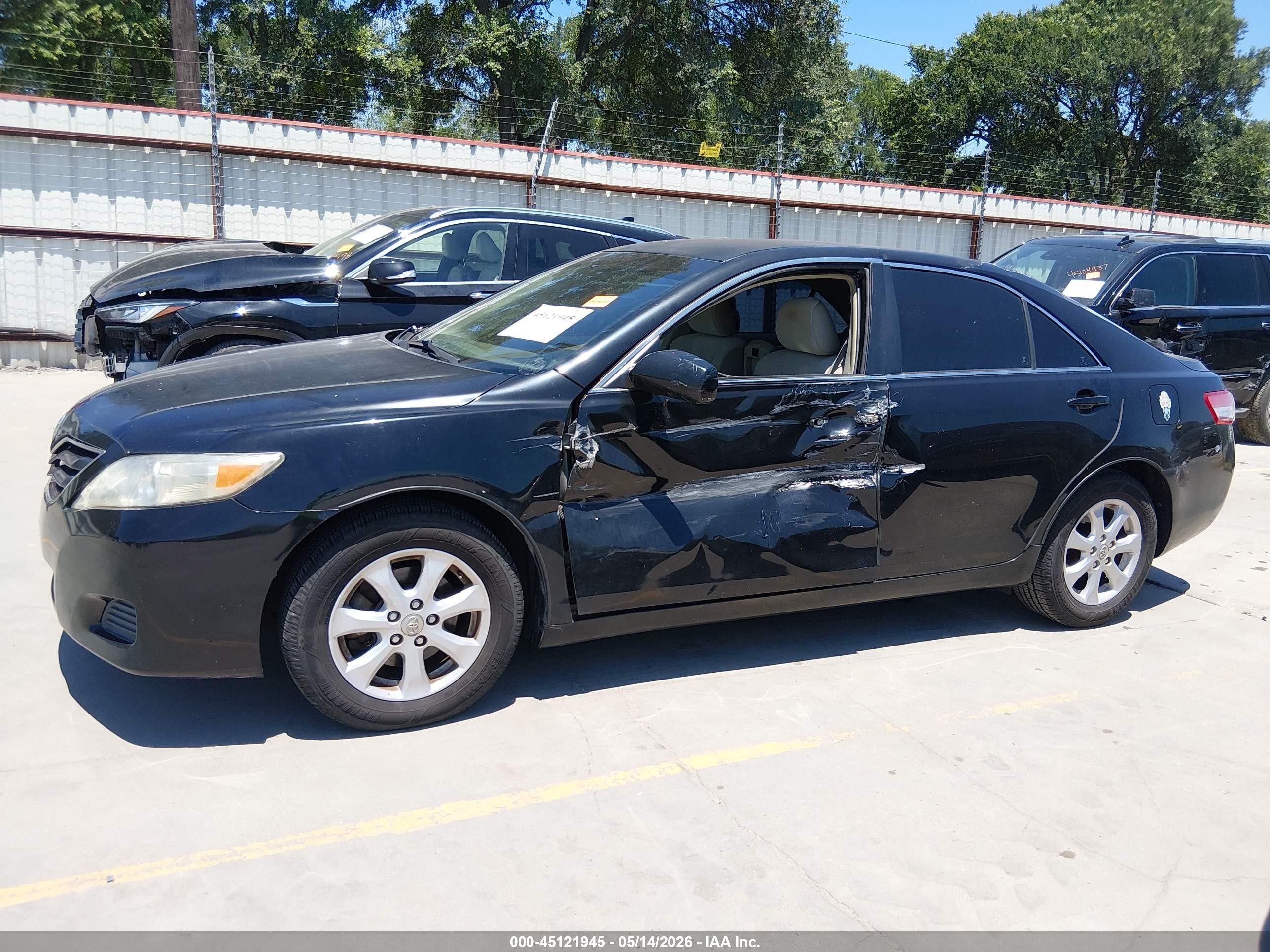 2011 Toyota Camry Le Black vin: 4T1BF3EKXBU675154