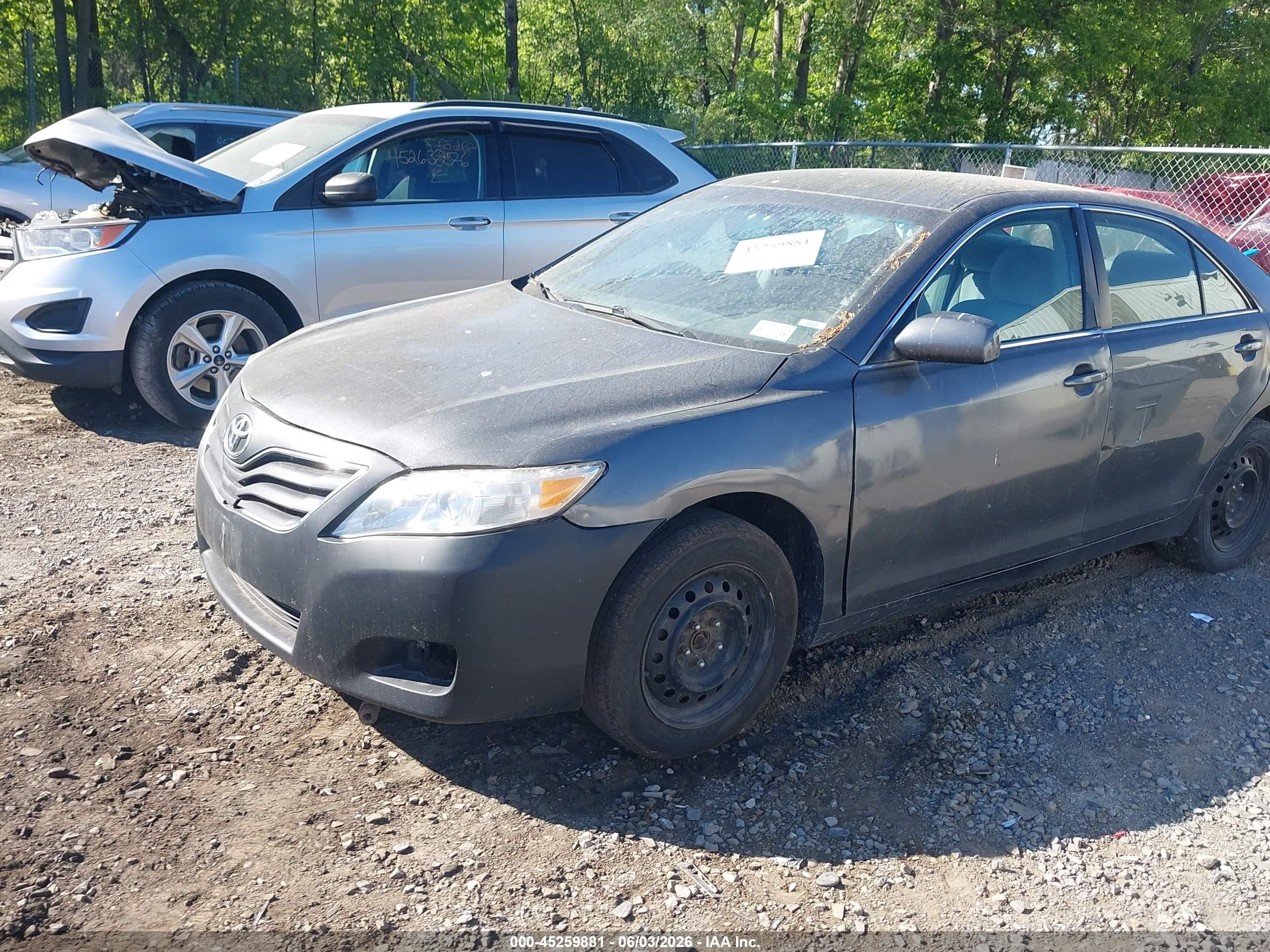 2011 Toyota Camry Le Gray vin: 4T1BF3EKXBU679463