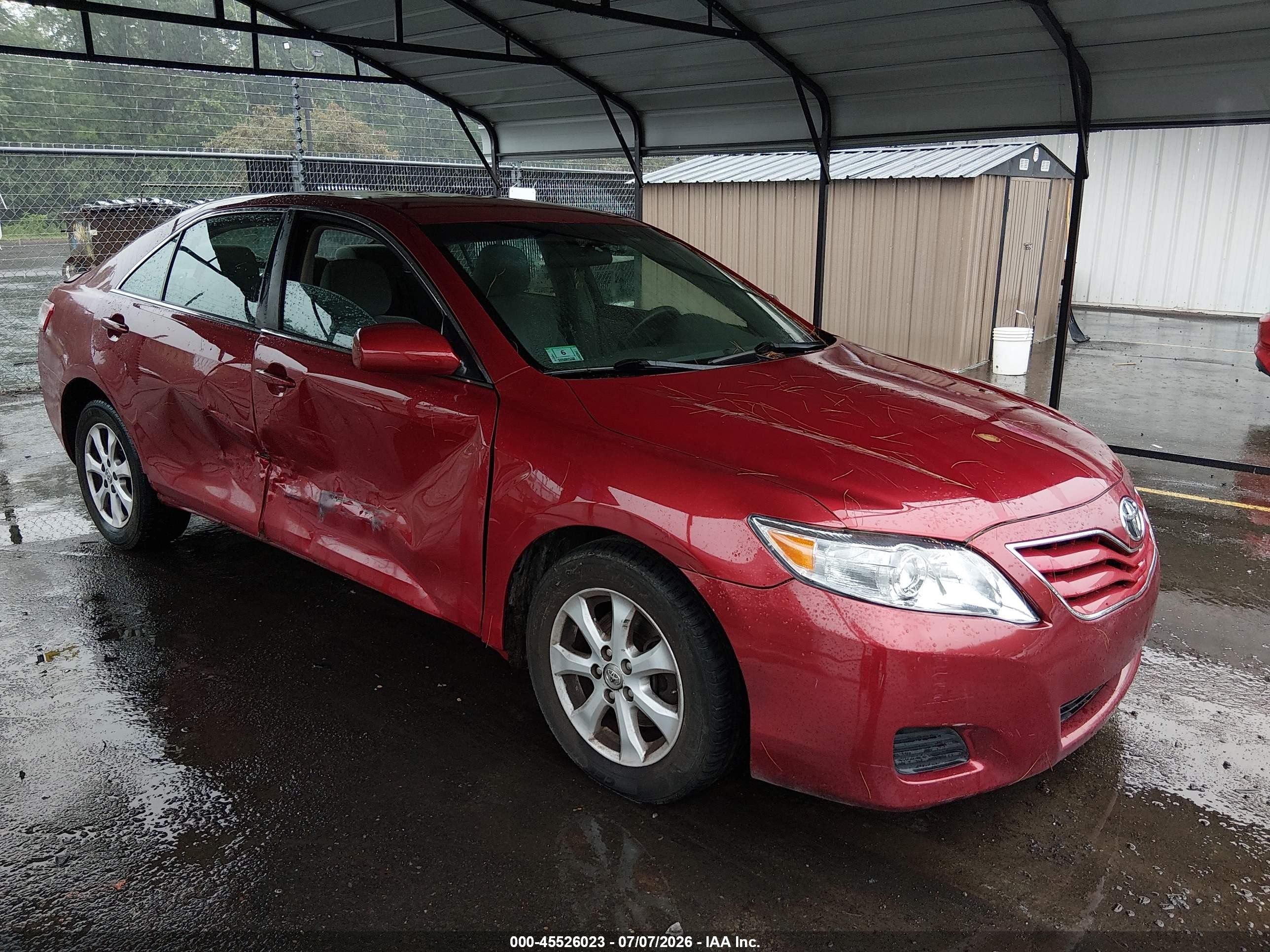 2011 Toyota Camry Le Red vin: 4T1BF3EKXBU684419