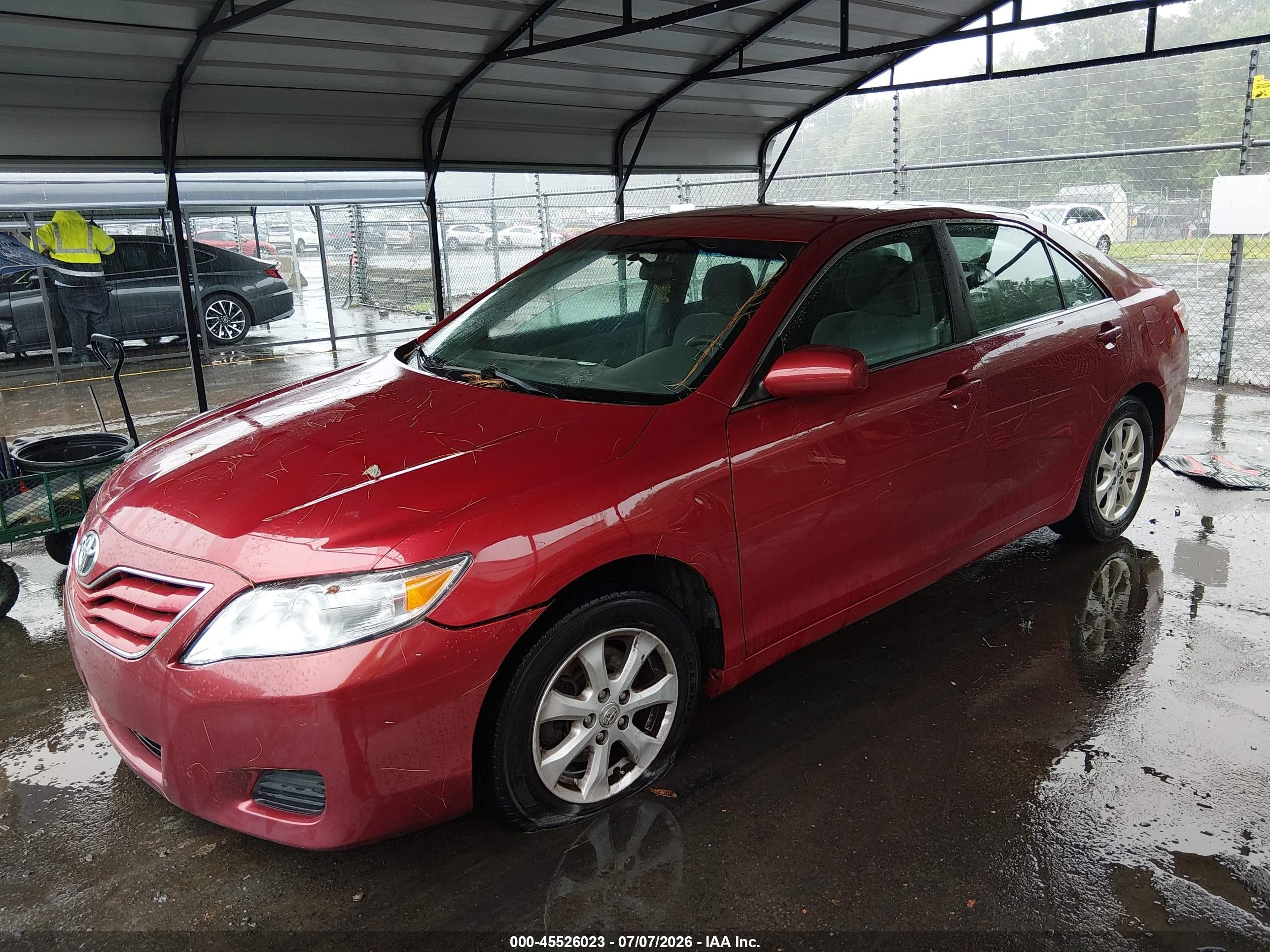 2011 Toyota Camry Le Red vin: 4T1BF3EKXBU684419