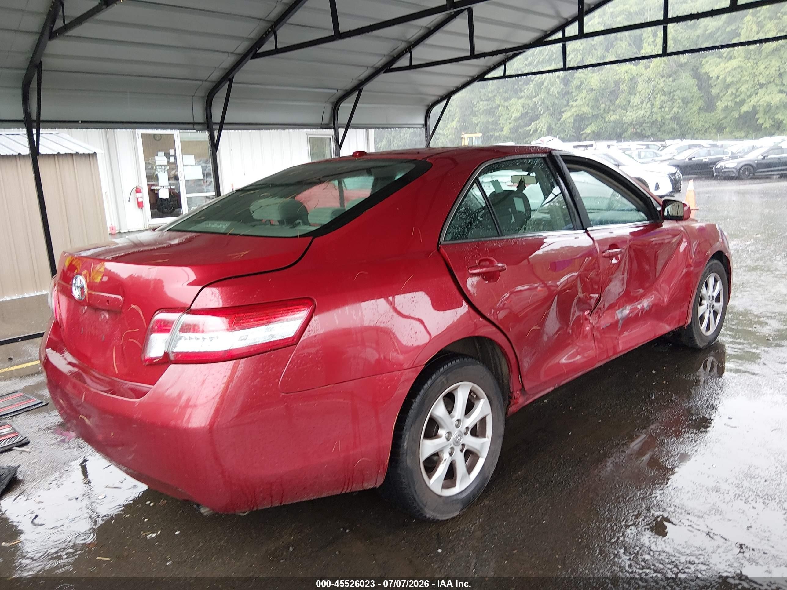 2011 Toyota Camry Le Red vin: 4T1BF3EKXBU684419