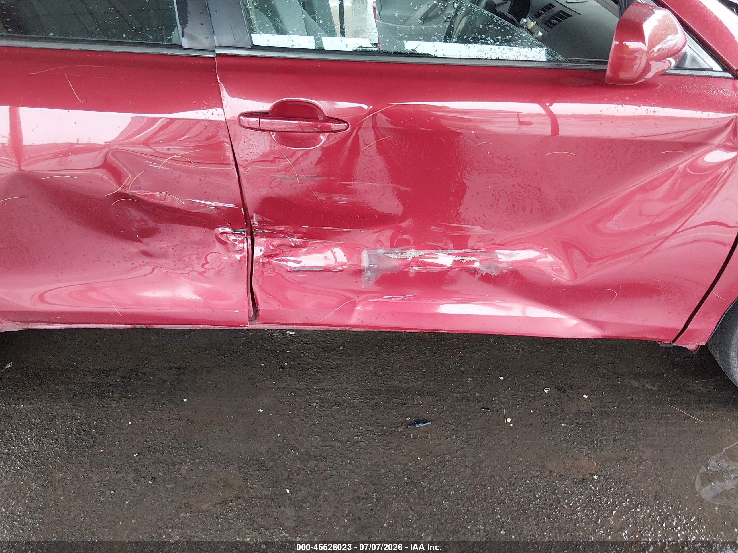 2011 Toyota Camry Le Red vin: 4T1BF3EKXBU684419