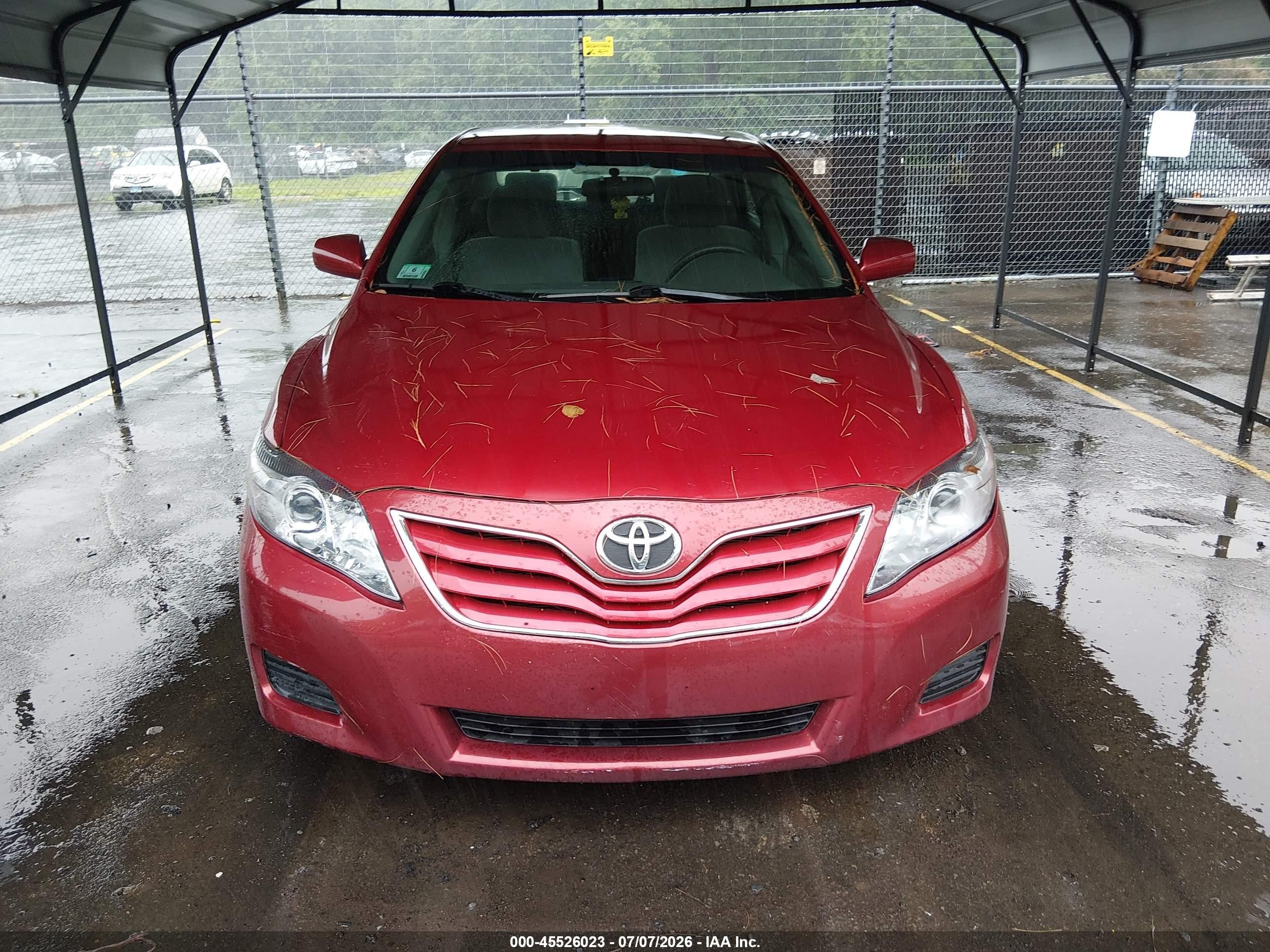 2011 Toyota Camry Le Red vin: 4T1BF3EKXBU684419