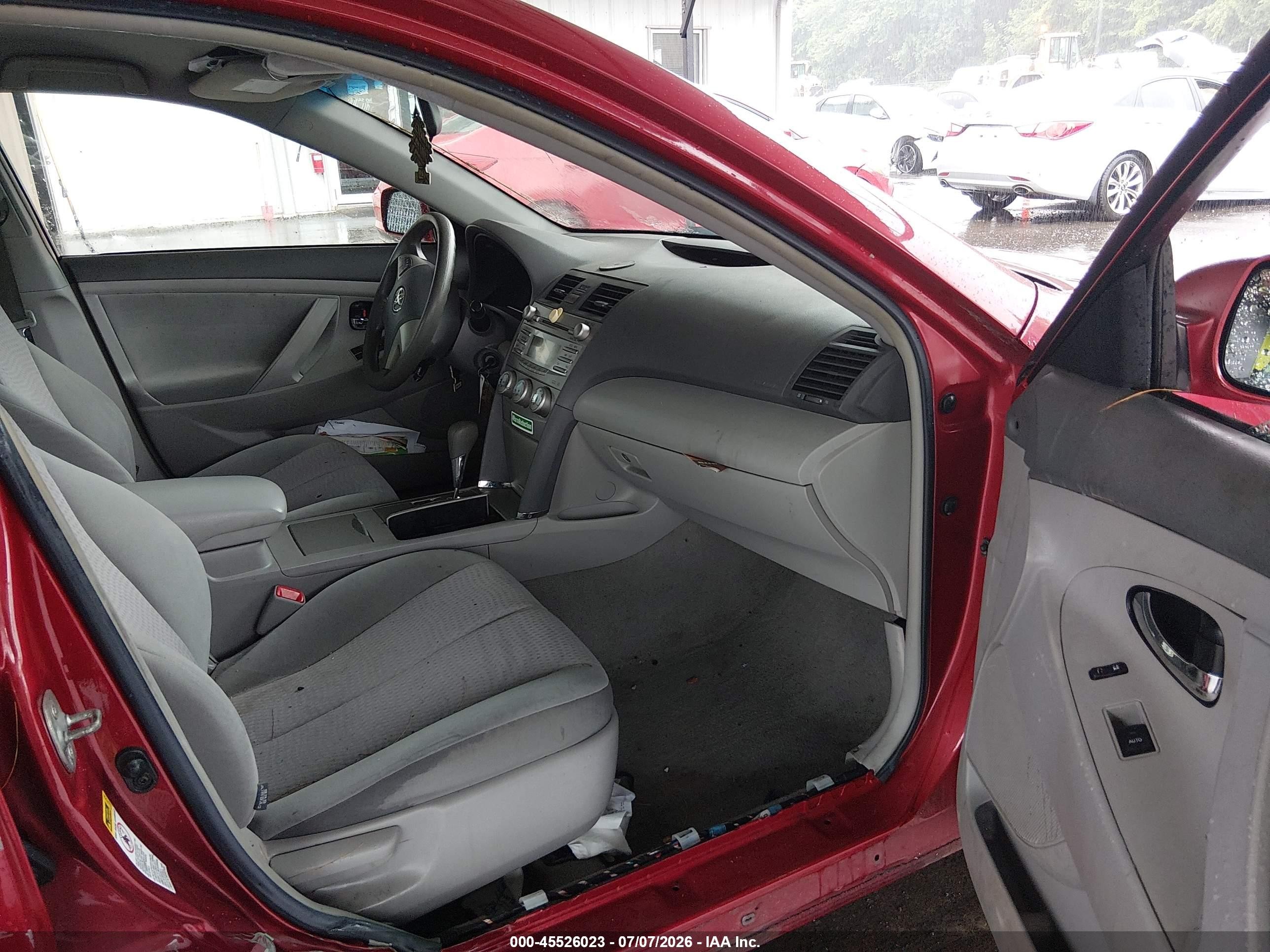 2011 Toyota Camry Le Red vin: 4T1BF3EKXBU684419