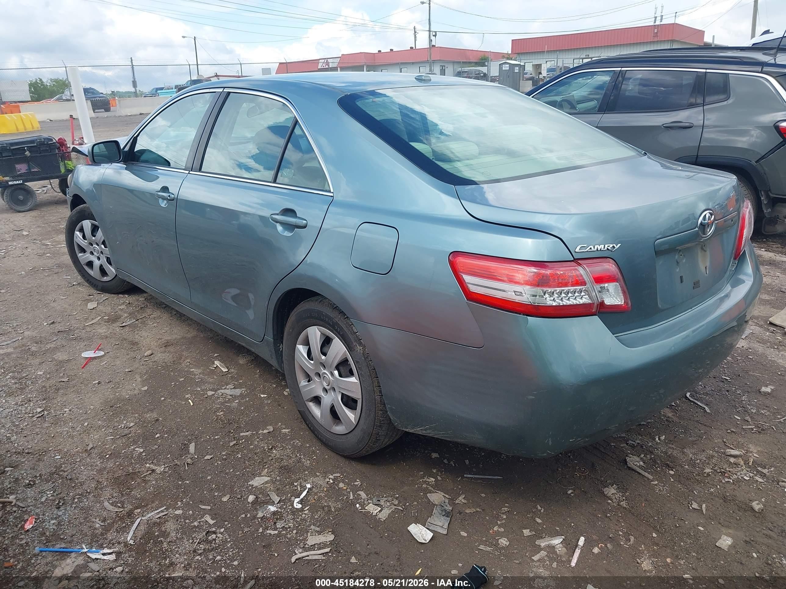 2011 Toyota Camry Le Light Blue vin: 4T1BF3EKXBU696814